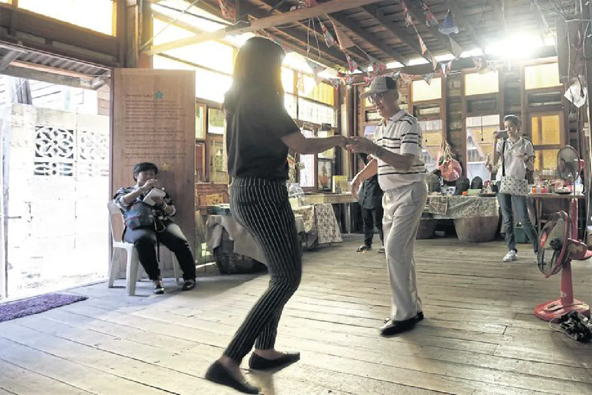 รื่นเริงดนตรี เปรมปรีดิ์อาหาร ณ ย่านนางเลิ้ง