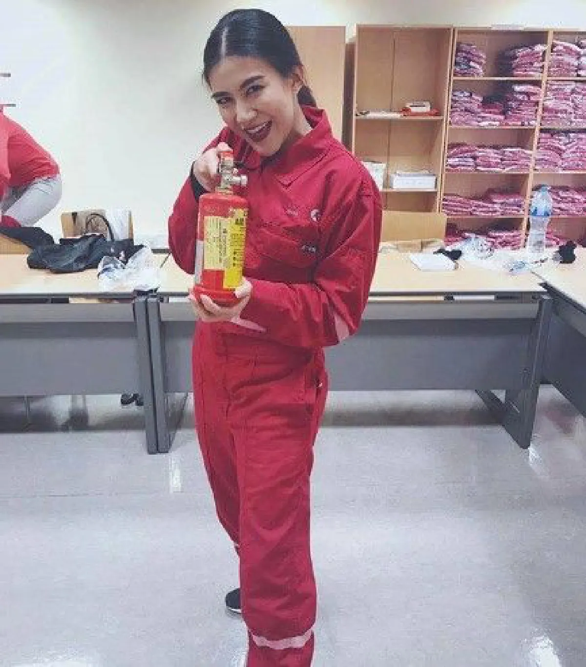 หายไปนาน! "ป๊อปปี้ 3.2.1" สวยและเก่งมาก ผันตัวเป็นแอร์โฮสเตสสายการบิน