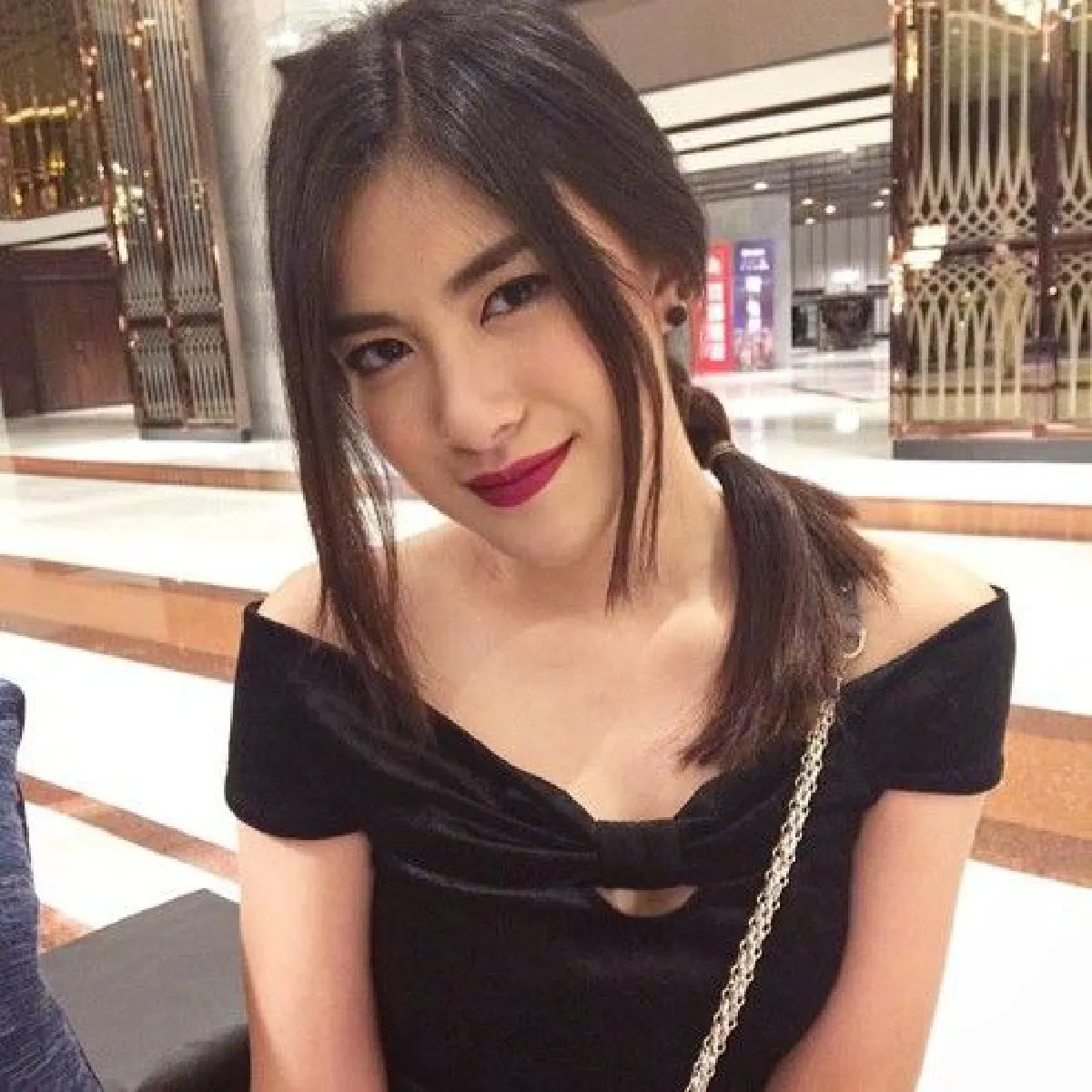 หายไปนาน! "ป๊อปปี้ 3.2.1" สวยและเก่งมาก ผันตัวเป็นแอร์โฮสเตสสายการบิน