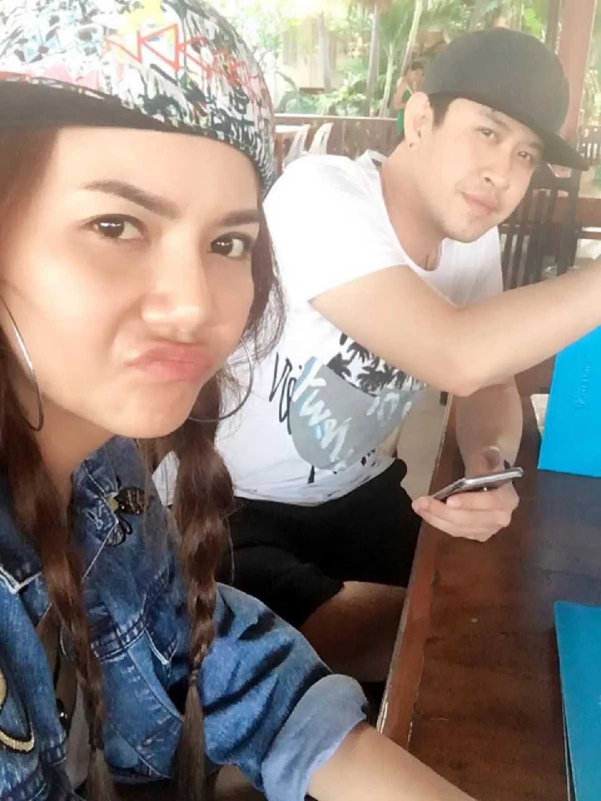 รักหวานไปได้สวย! จ๊ะ อาร์สยาม ควง แจ๊ค ธนพล เที่ยวสวีทริมหาดชะอำ