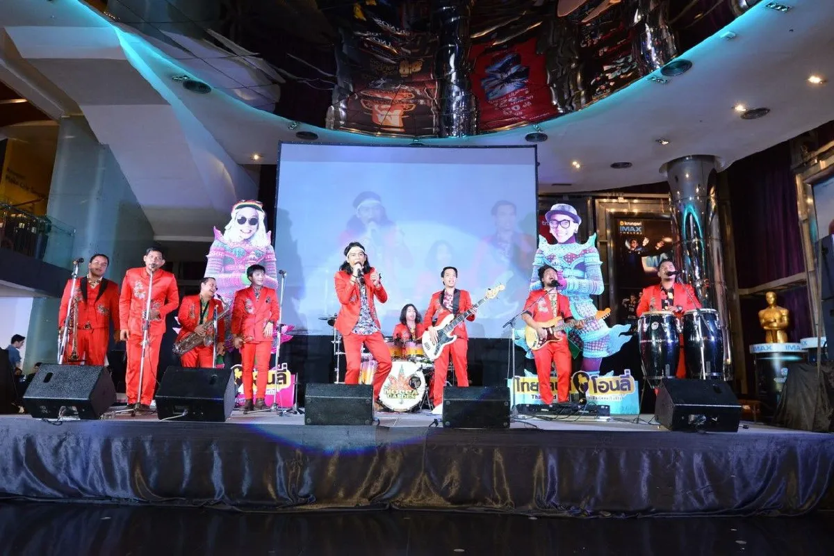 เล่นใหญ่สายฮาแห่งปี! แจ๊ส-โหน่ง-รัศมีแข-แน็ก เปิดตัว "ไทยแลนด์โอนลี่ #เมืองไทยอะไรก็ได้"