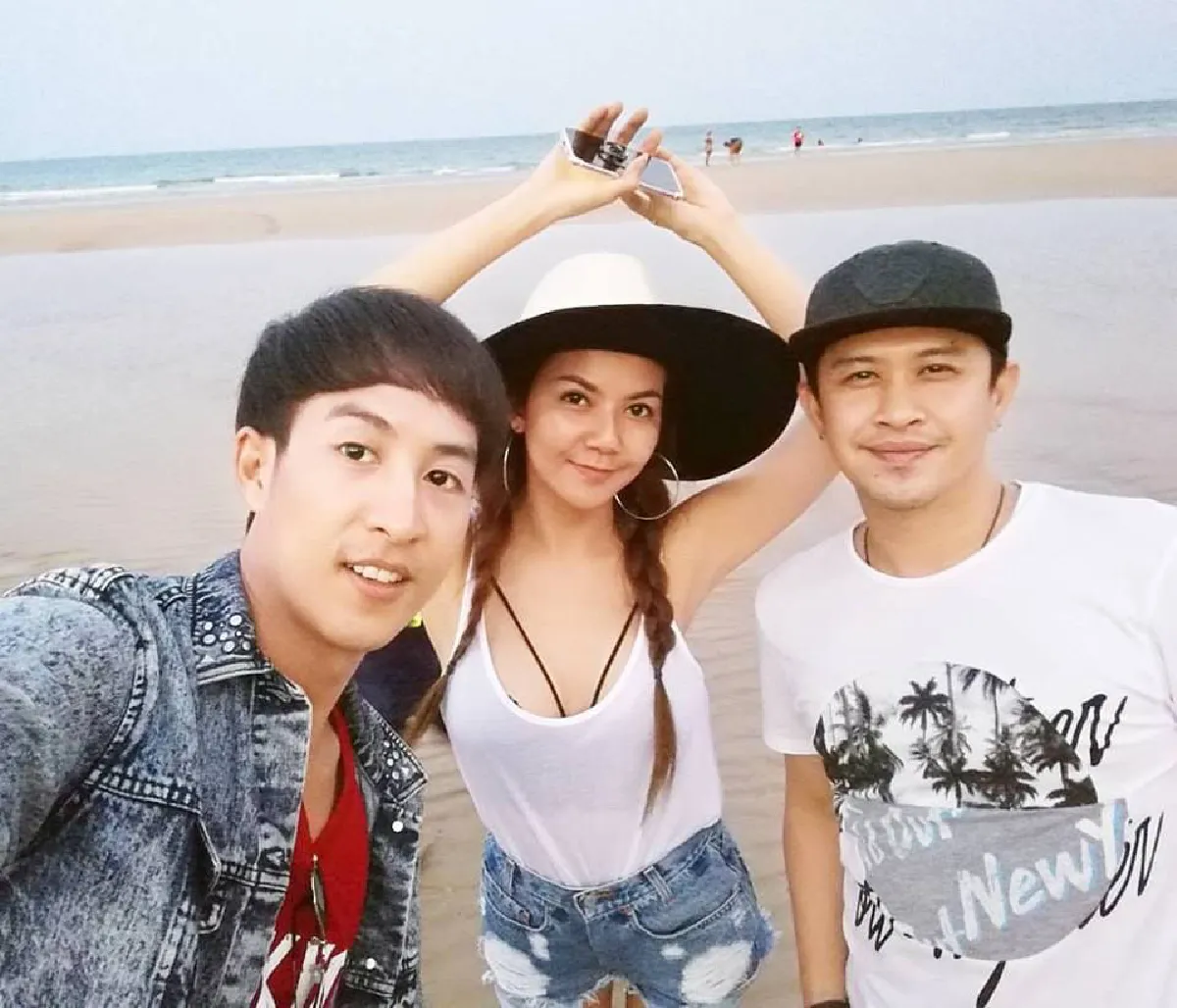รักหวานไปได้สวย! จ๊ะ อาร์สยาม ควง แจ๊ค ธนพล เที่ยวสวีทริมหาดชะอำ