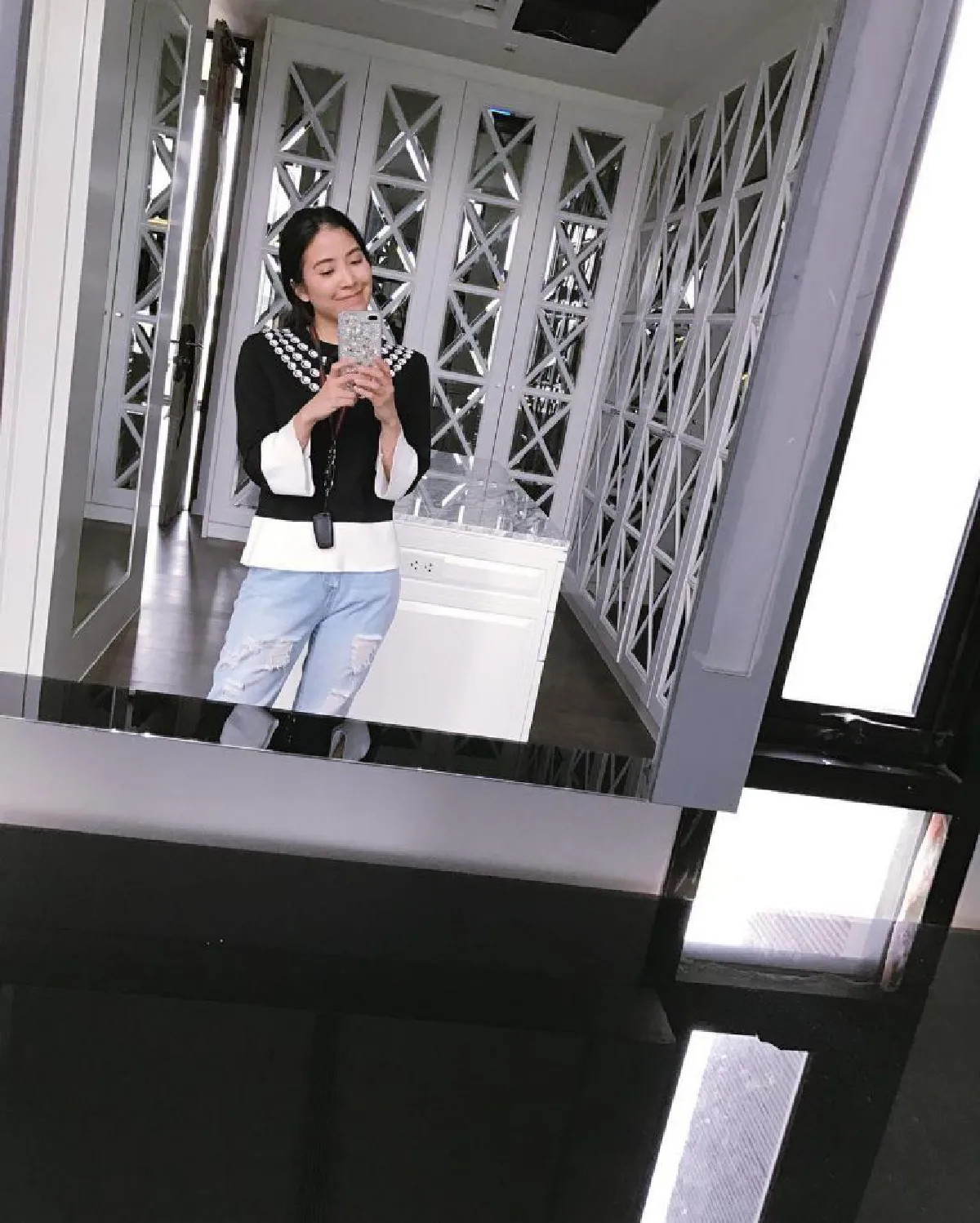 เปิดภาพบ้านหลังใหม่ โบว์ เอเอฟ 5 สวยงามใหญ่โตสไตล์โมเดิร์น