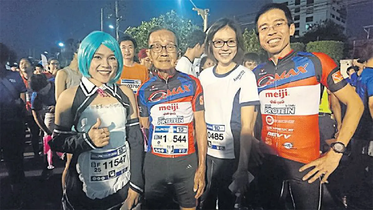 ดร.ชุมพล ครุฑแก้ว ชายผู้ไม่เคยหยุดบันทึกสองเท้า