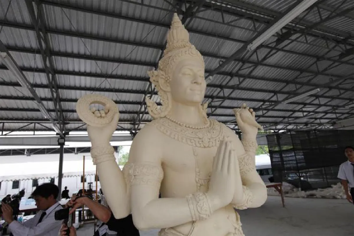 ประติมากรรมรอบพระเมรุ ศิลปะในรัชกาลที่ 9