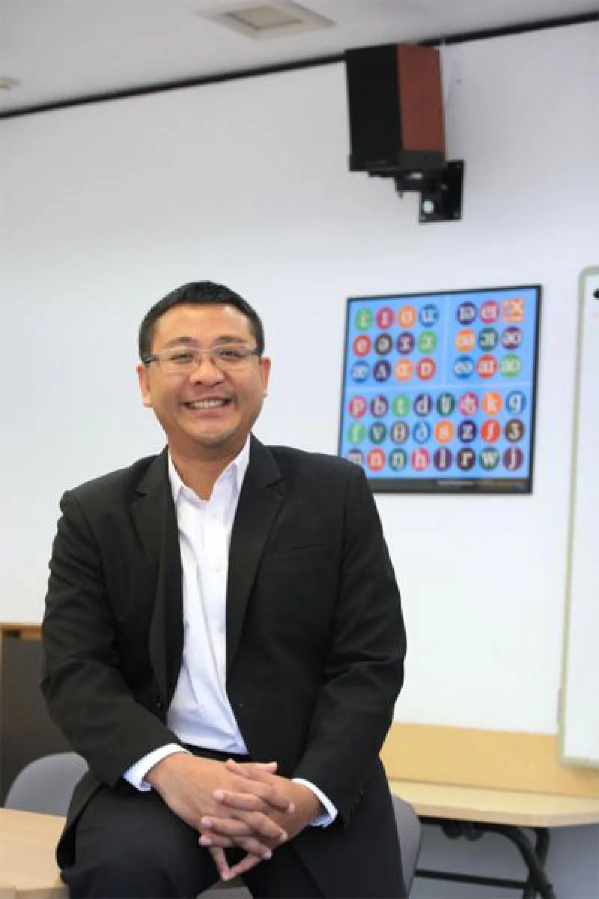 ผศ.ดร.ยศพงษ์ ลออนวล ช่วยลดมลพิษด้วยรถยนต์ไฟฟ้า