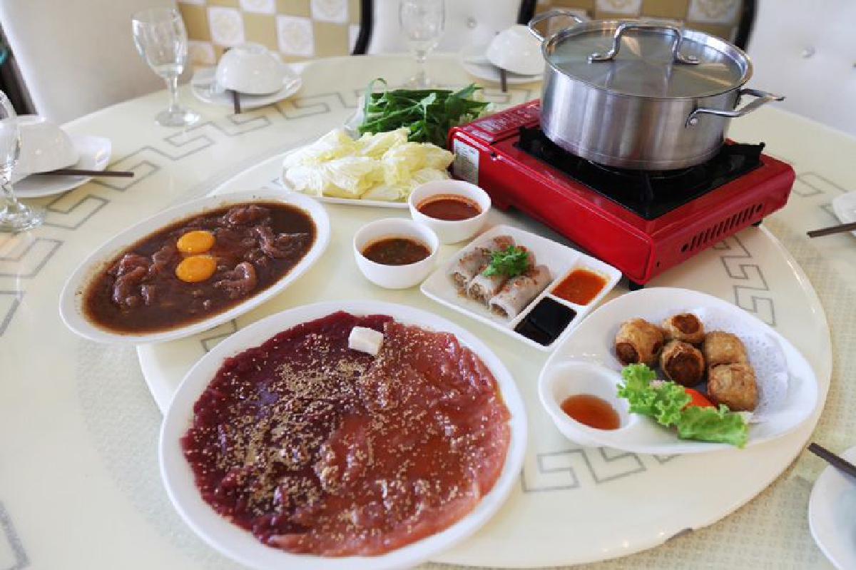 เอี่ยวไถ่ สุกี้โบราณ ความอร่อย 57 ปี เอี่ยวไถ่ สุกี้โบราณ ความอร่อย 57 ปี