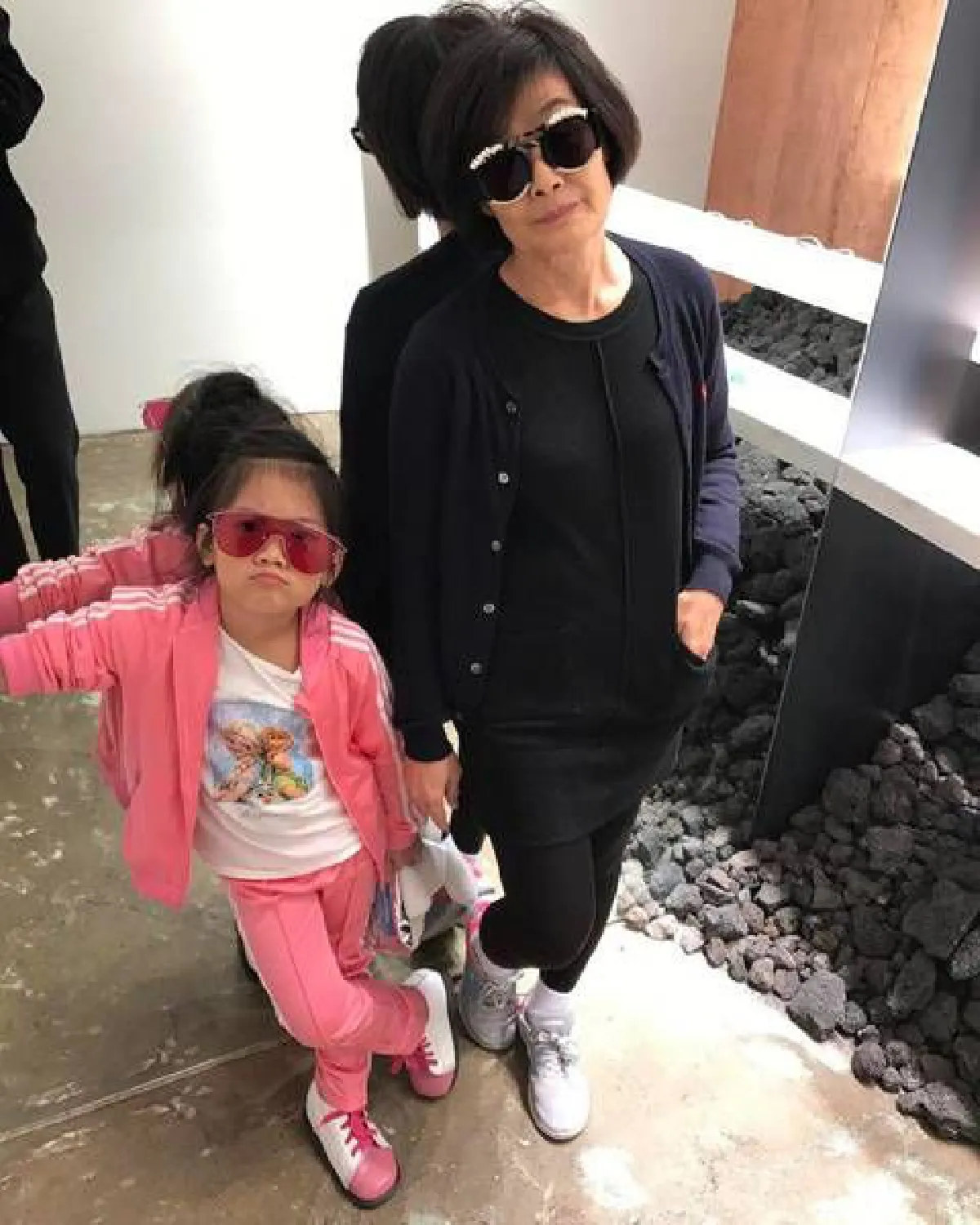 อินเนอร์แรงแซงพี่ชาย! น้องวันใหม่ โพสท่าเริ่ดจัดเต็มในทริปเกาหลี