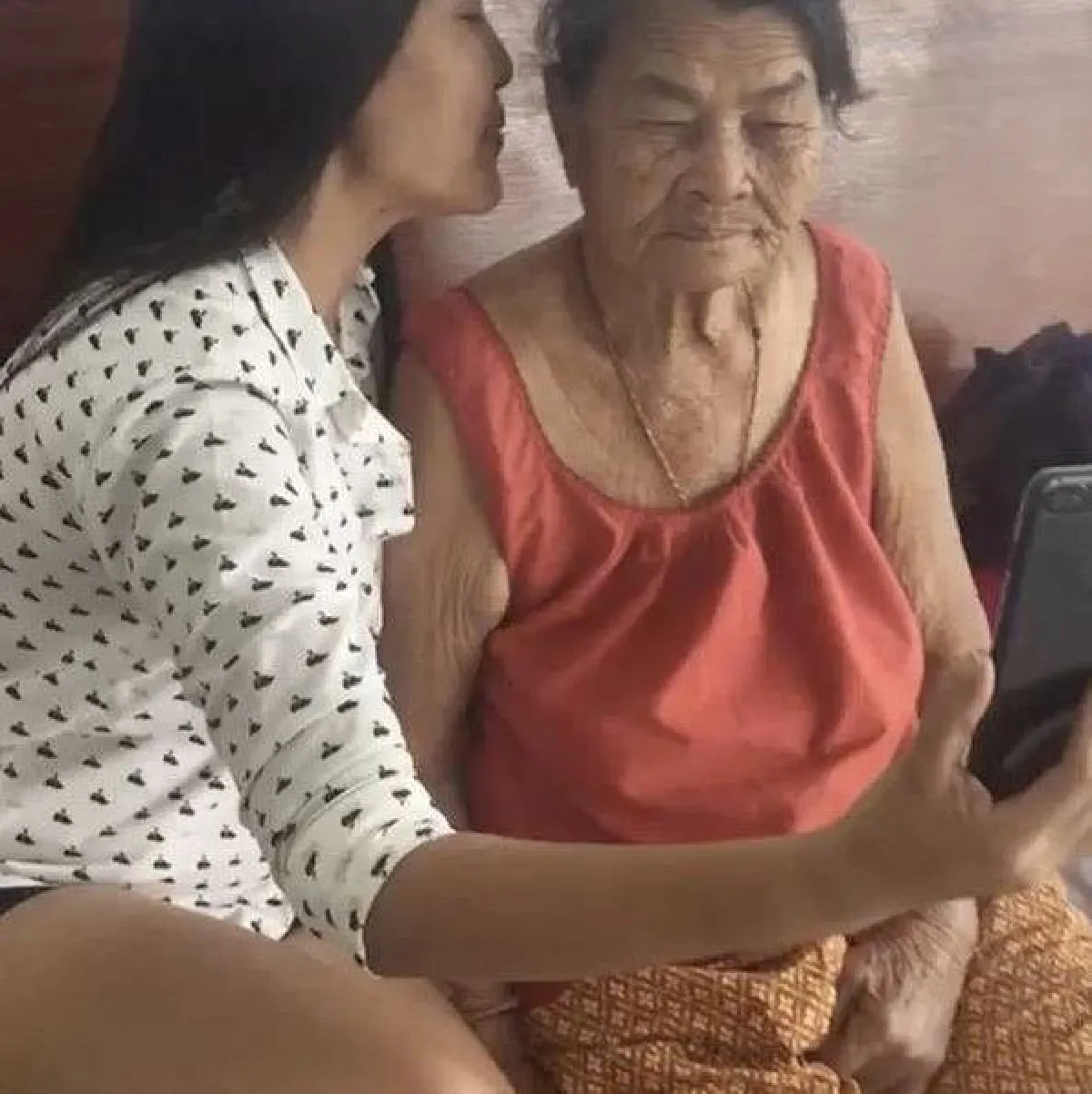 คลิปน่ารักปนฮา! แม่สุนารี ราชสีมา ฝึกสปีคอิงลิชคุยกับลูกเขย วาวเตอร์