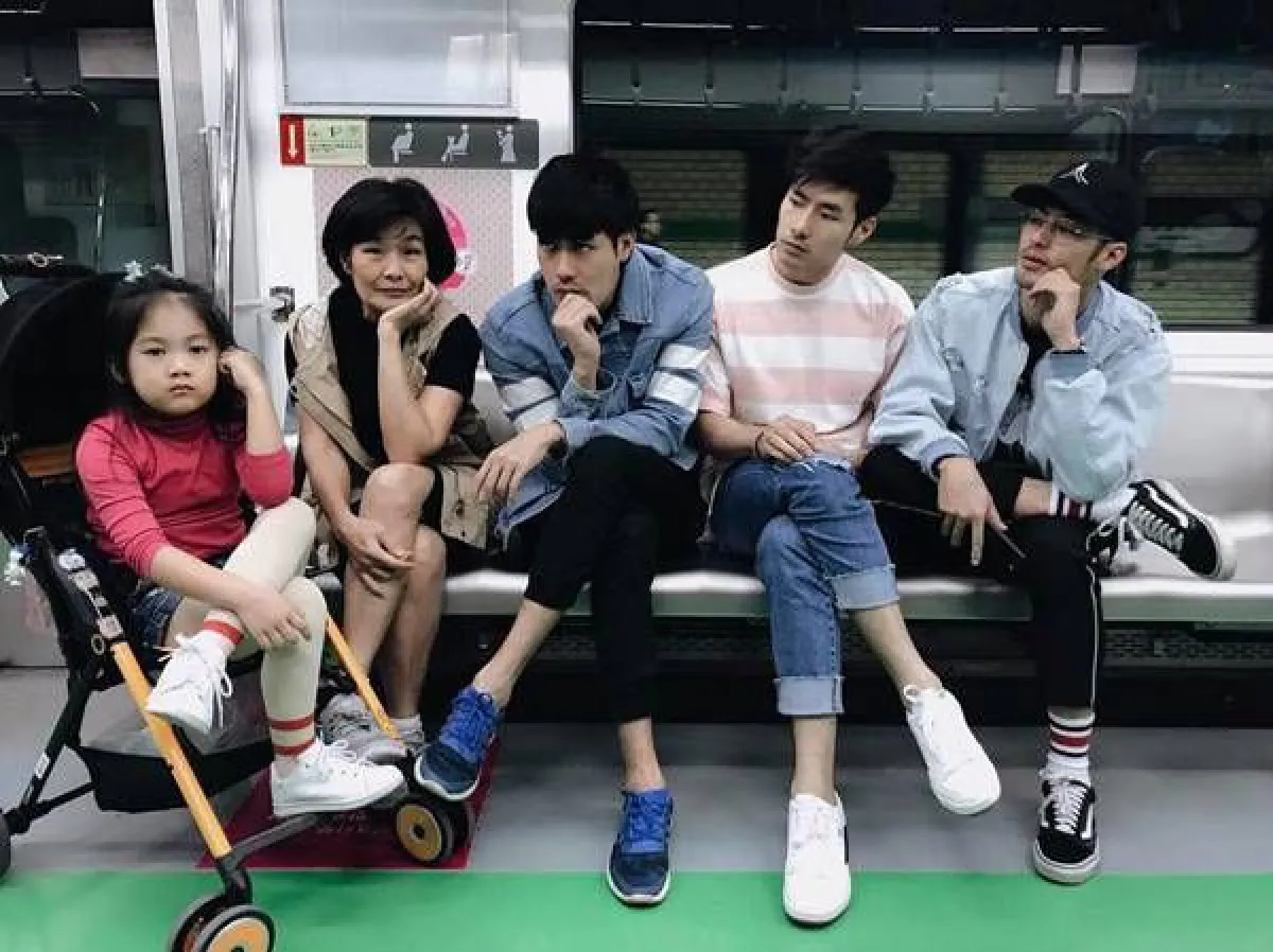 อินเนอร์แรงแซงพี่ชาย! น้องวันใหม่ โพสท่าเริ่ดจัดเต็มในทริปเกาหลี