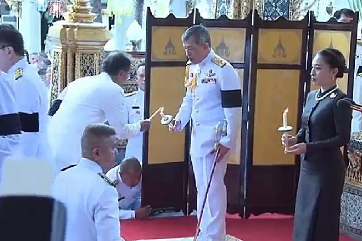 สมเด็จพระเจ้าอยู่หัวทรงบำเพ็ญพระราชกุศลวันวิสาขบูชา