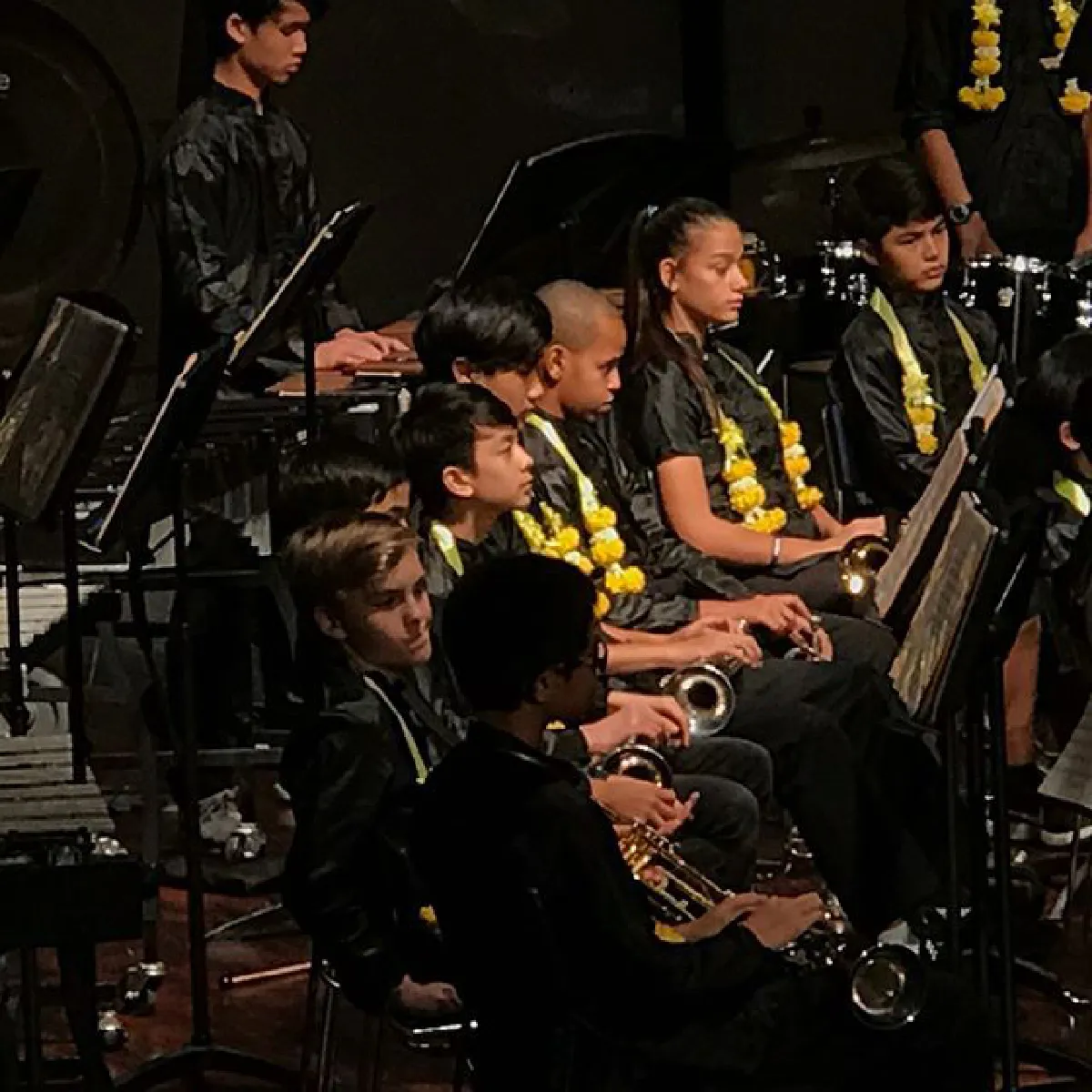 กำลังใจสำคัญ! ฟลุค-โบ ตามเชียร์ น้องอชิ ขึ้นแสดงคอนเสิร์ตที่โรงเรียน