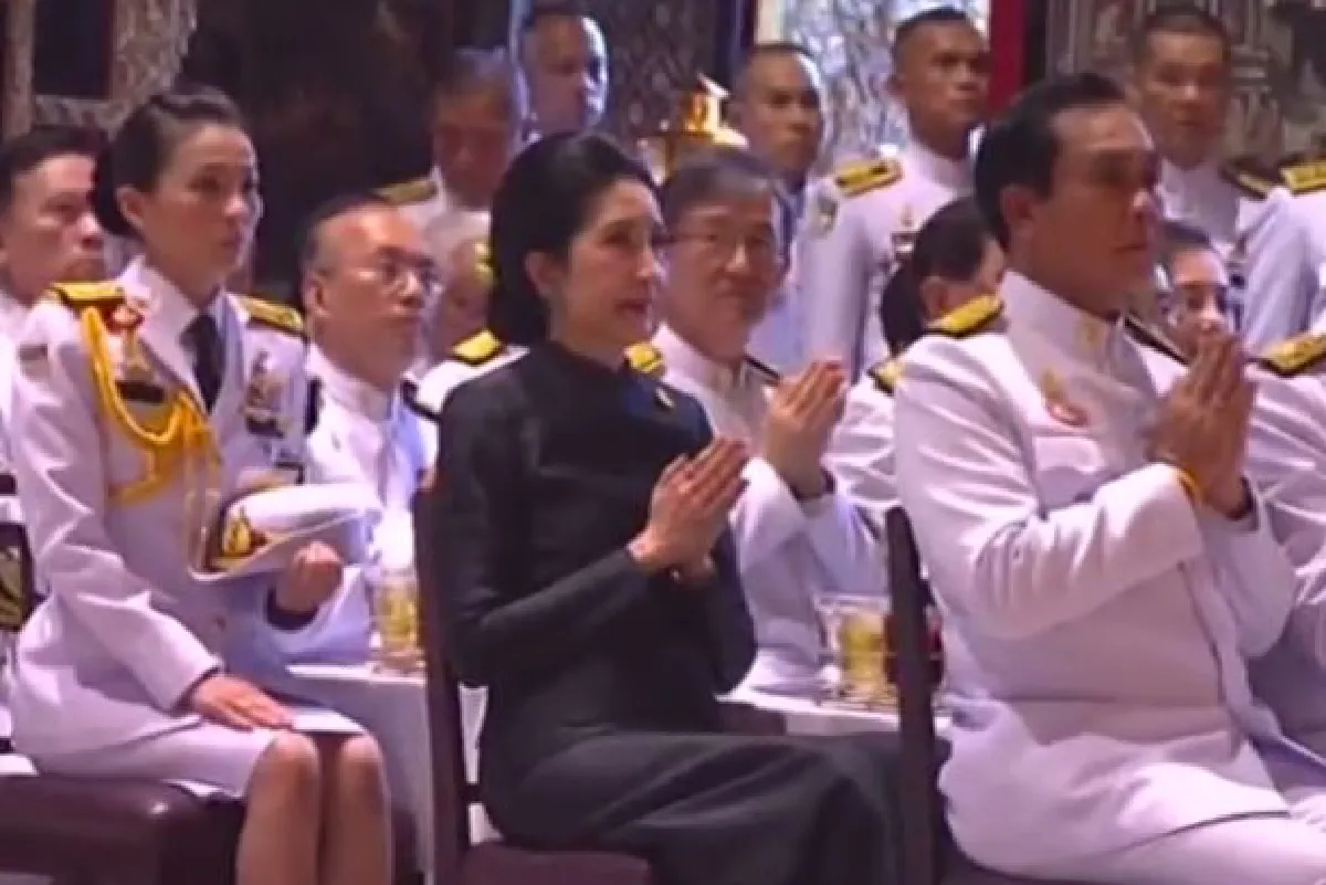 สมเด็จพระเจ้าอยู่หัวทรงบำเพ็ญพระราชกุศลวันวิสาขบูชา