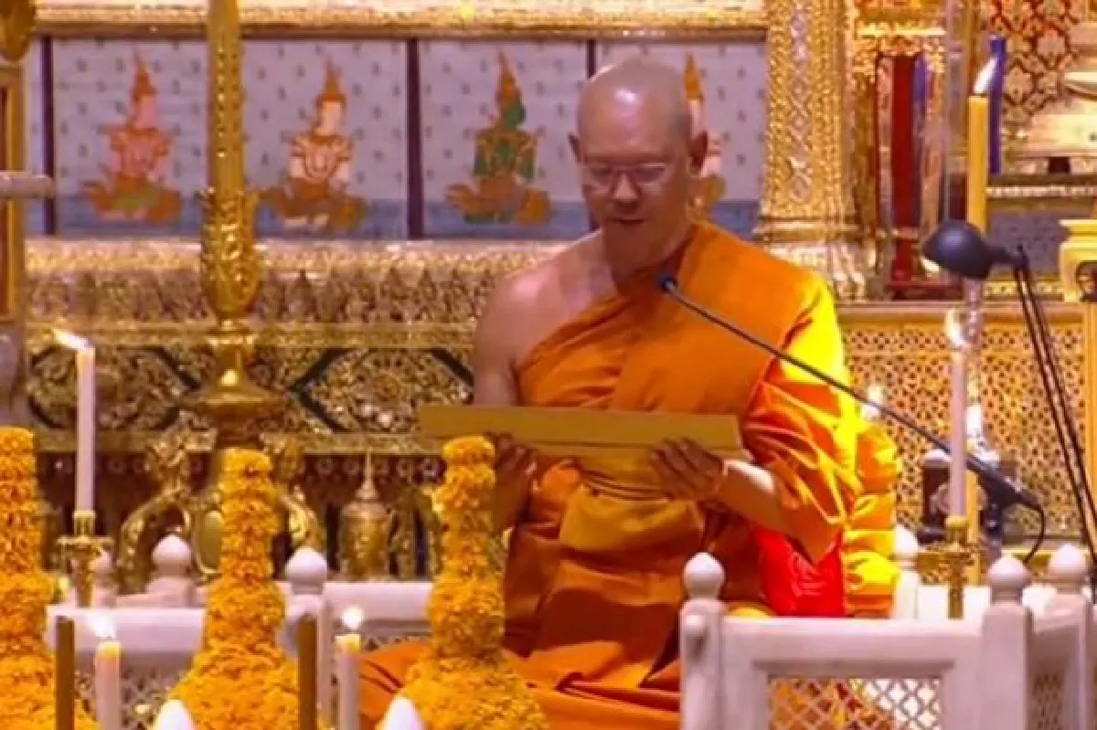 สมเด็จพระเจ้าอยู่หัวทรงบำเพ็ญพระราชกุศลวันวิสาขบูชา