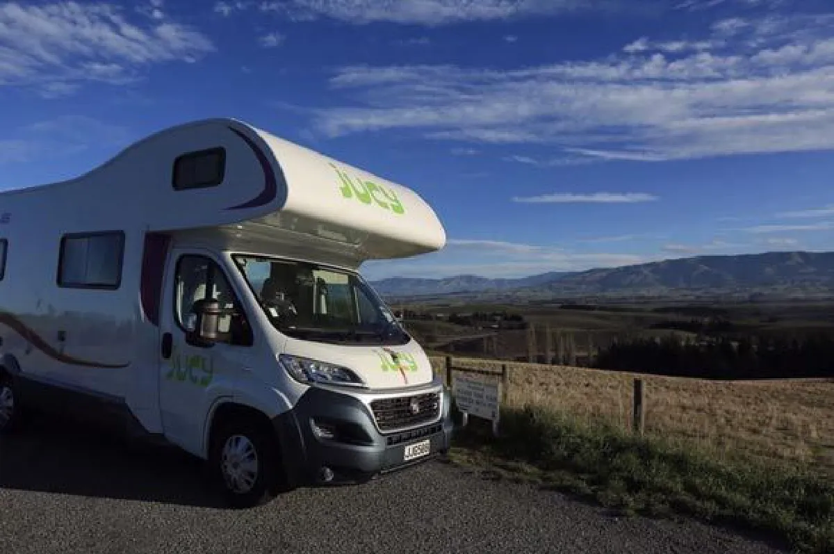 แอน-ภูริ จัดทริปเก๋! ขับรถบ้านพาลูกสาวท่องโลกกว้างที่นิวซีแลนด์