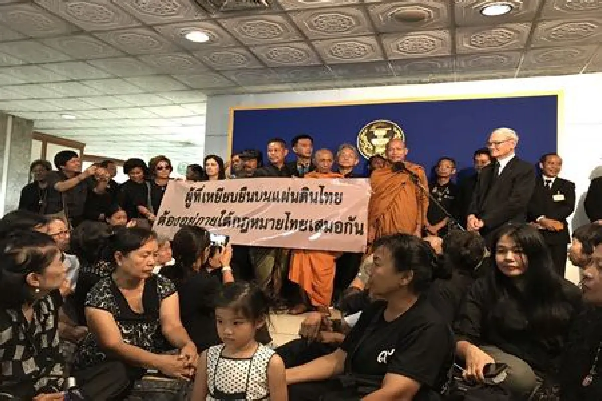 "พุทธะอิสระ"ยื่น"มีชัย"ขอประชาชนเข้าไปสอบพระทุจริต