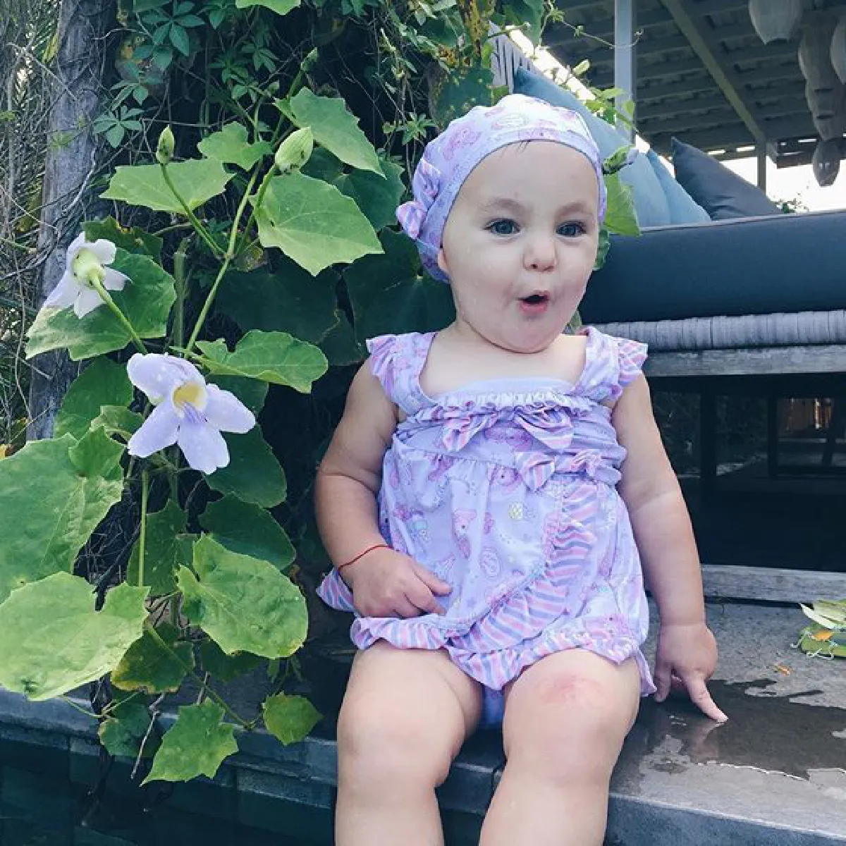 หวานโรแมนติก! นาตาลี เกลโบวา ควงแฟนหนุ่มเข้าพิธีวิวาห์ริมหาด