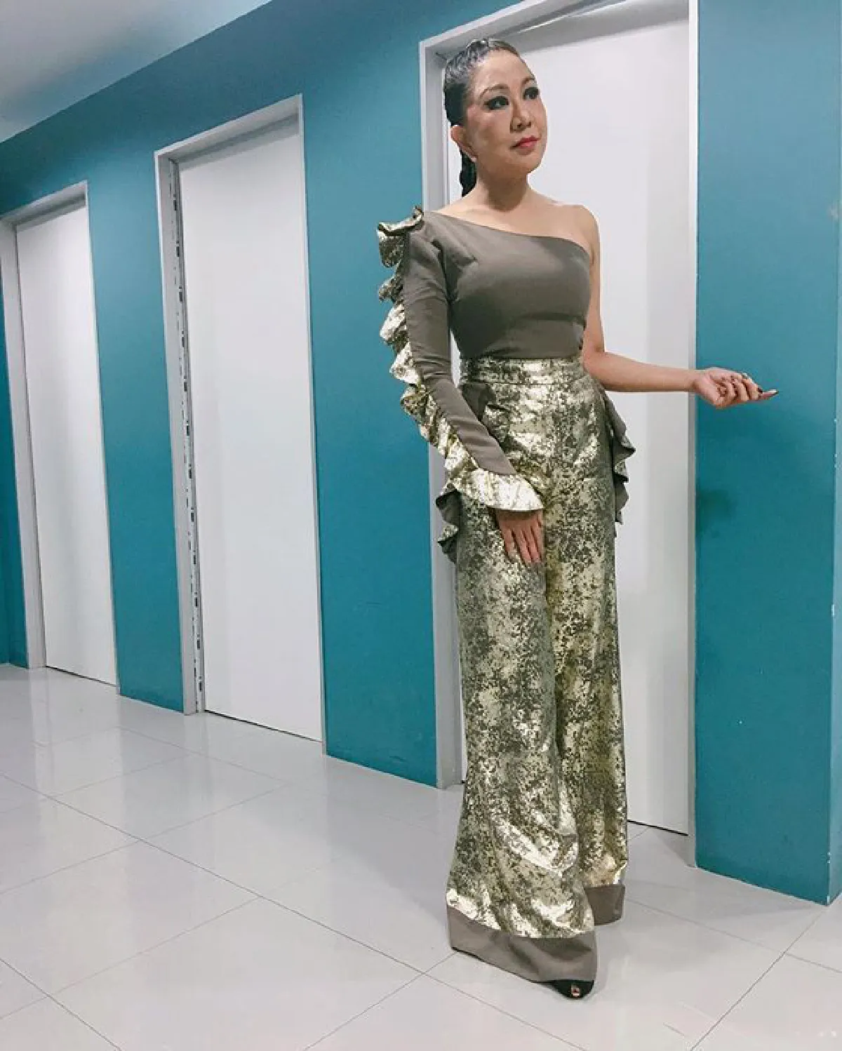 ส่องแฟชั่นสุดเก๋ ครูอ้วน มณีนุช ปรับลุคเปลี่ยนสไตล์สวยได้ไม่จำเจ