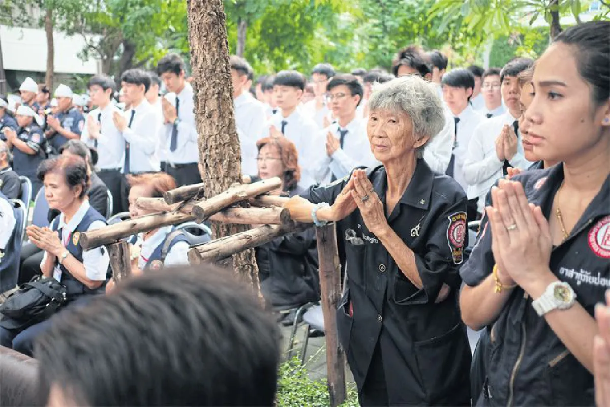 ‘อี๊พ้ง’ อาสากู้ภัยวัย 80!