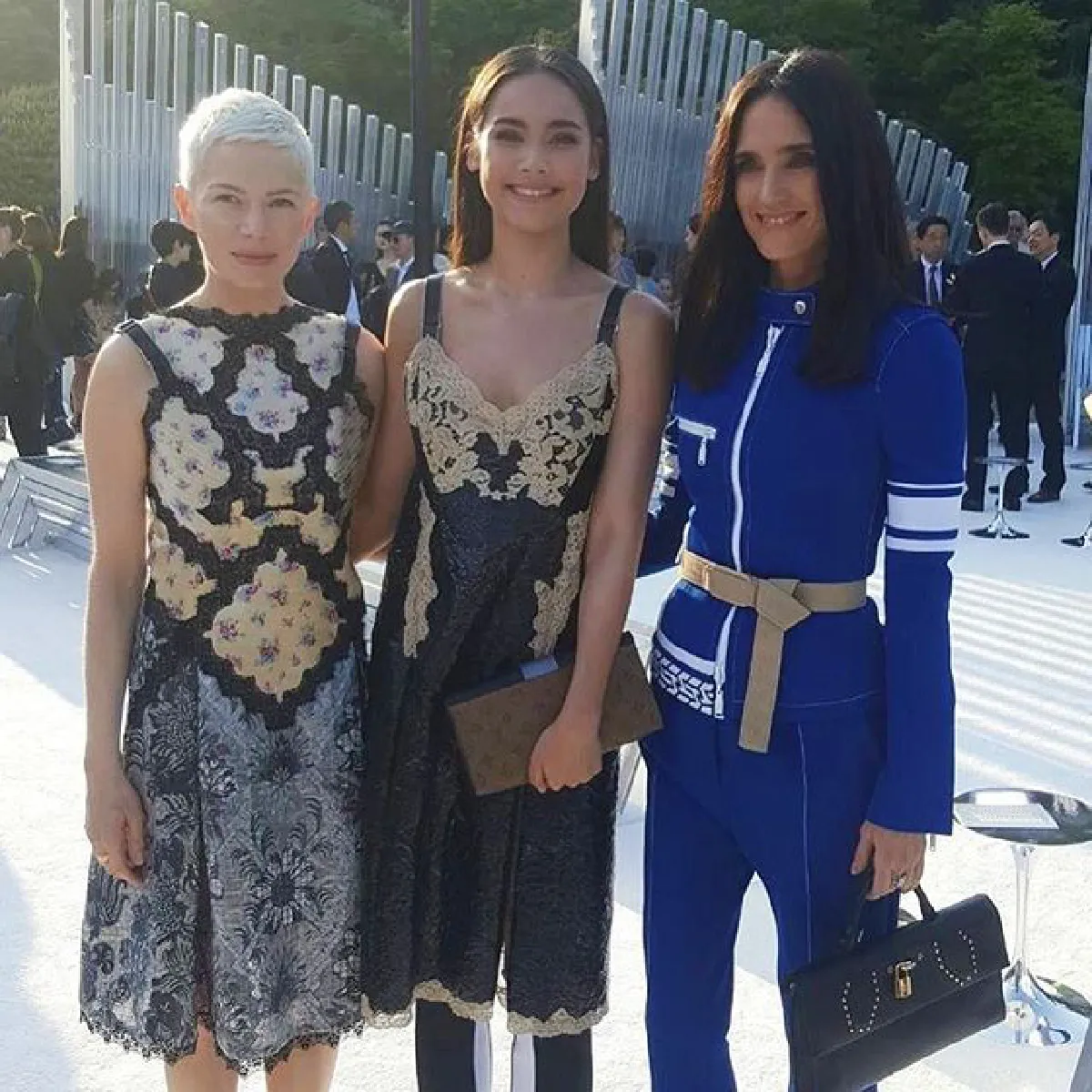 ญาญ่า อุรัสยา แชะภาพคู่ซุปตาร์ ฟ่าน ปิงปิง ประชันความสวยแซ่บ