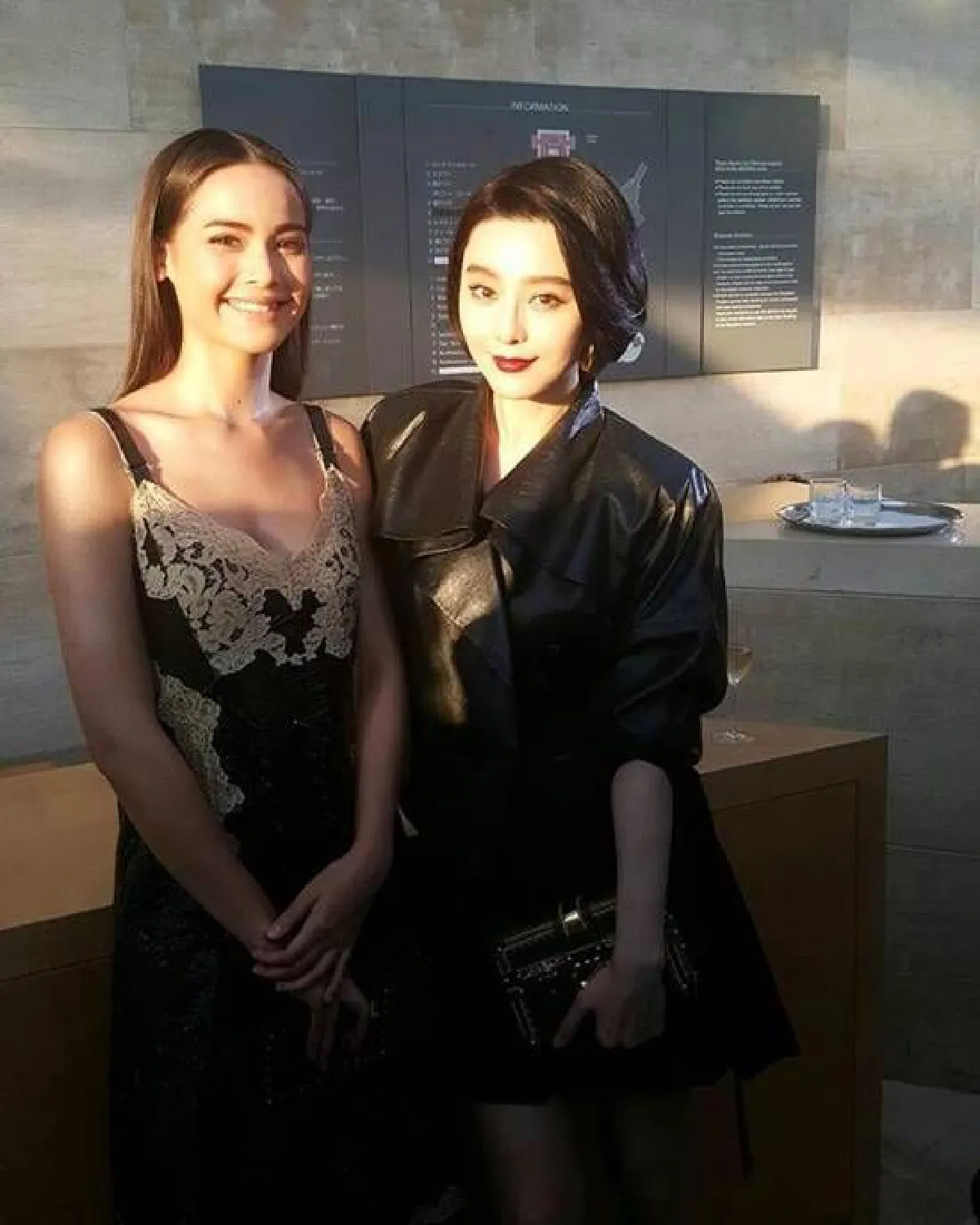 ญาญ่า อุรัสยา แชะภาพคู่ซุปตาร์ ฟ่าน ปิงปิง ประชันความสวยแซ่บ