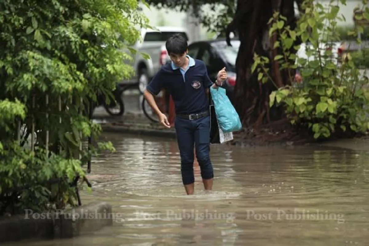Heavy rains flood parts of Bangkok, more expected