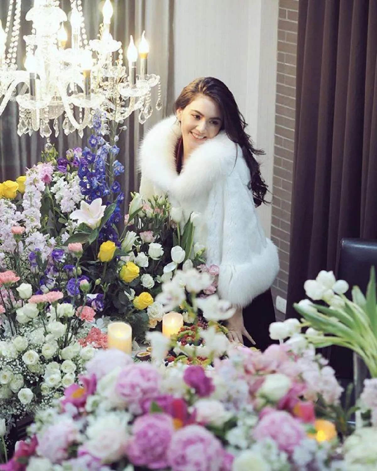 หอมฟุ้งทั่วบ้าน! ใหม่ ดาวิกา ฉลองวันเกิด 25 ปีท่ามกลางหมู่มวลดอกไม้