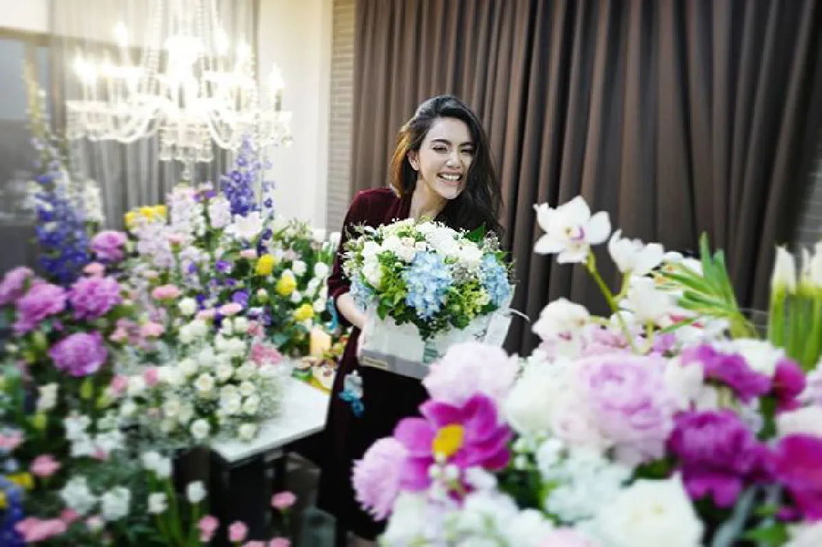 หอมฟุ้งทั่วบ้าน! ใหม่ ดาวิกา ฉลองวันเกิด 25 ปีท่ามกลางหมู่มวลดอกไม้
