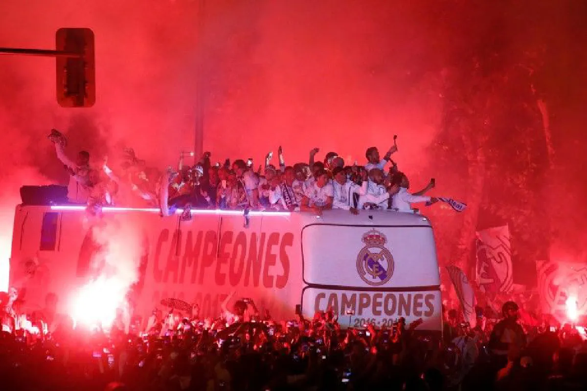 "ชุดขาว" ฉลองแชมป์ลาลีกาสมัยที่ 33 ก่อนดวลยูเว่