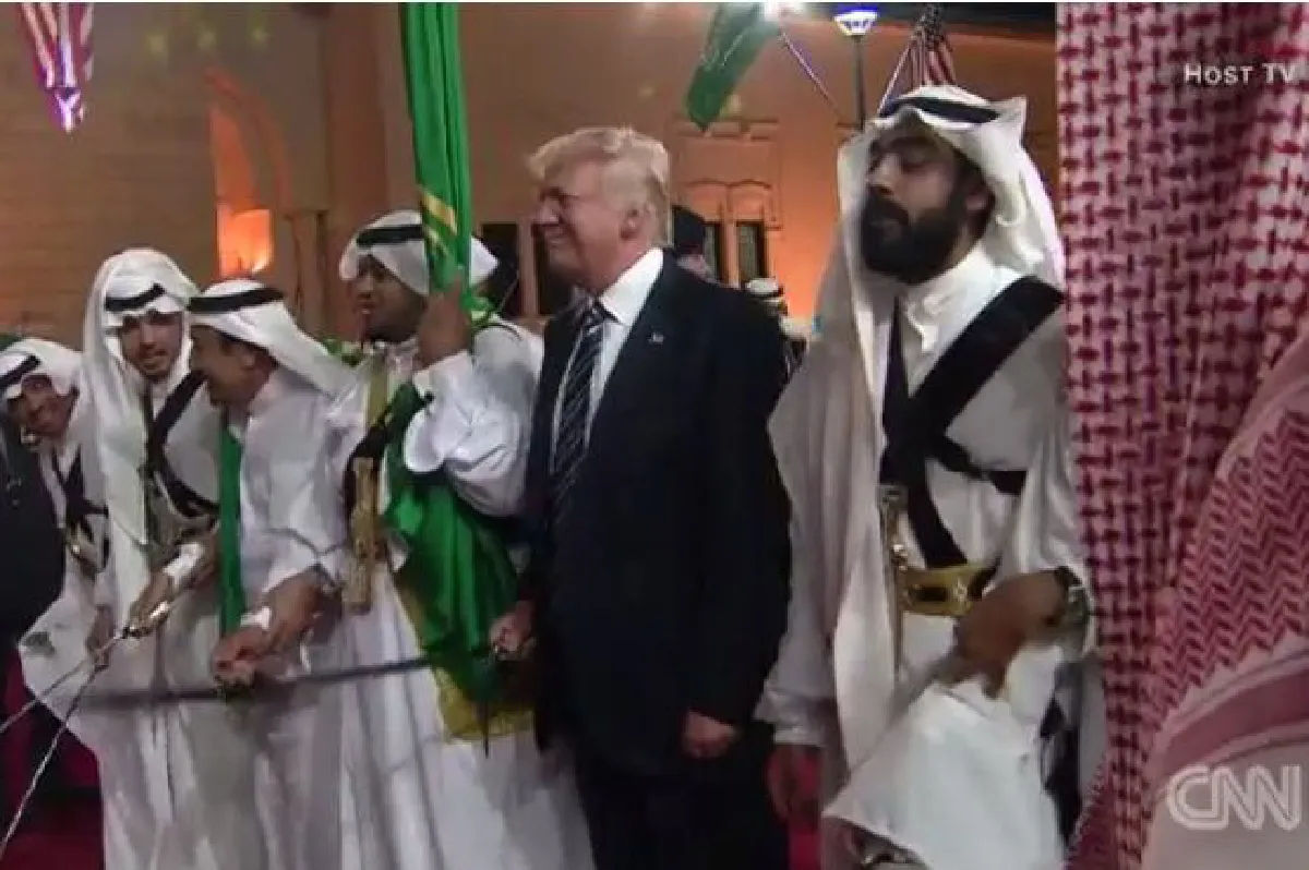 ชมคลิปทรัมป์รำดาบสานสัมพันธ์ซาอุฯ