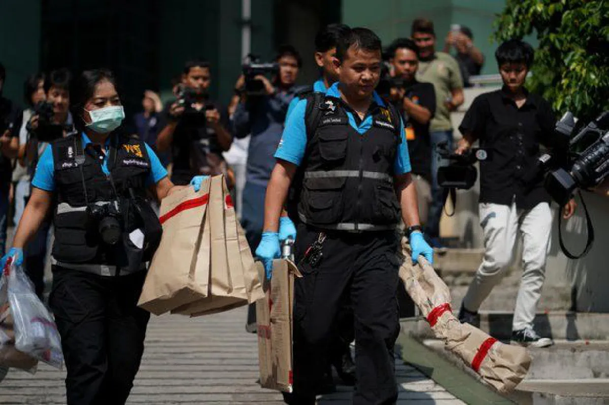 Coup-anniversary bomb 'targets officers'