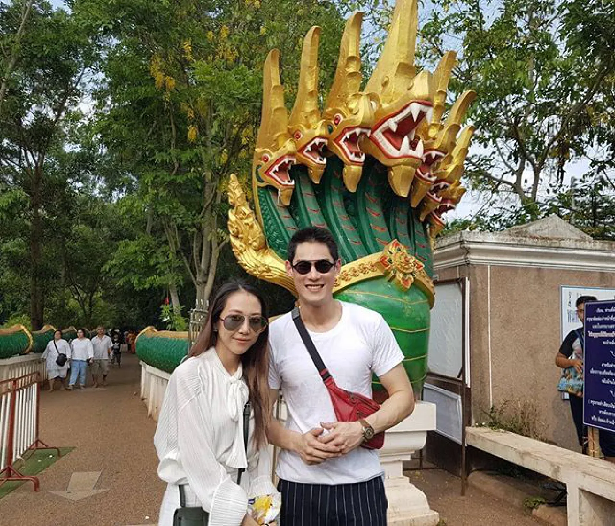 คู่รักสายบุญ! กันต์ กันตถาวร ควงแฟนสาวไหว้ขอพรที่คำชะโนด