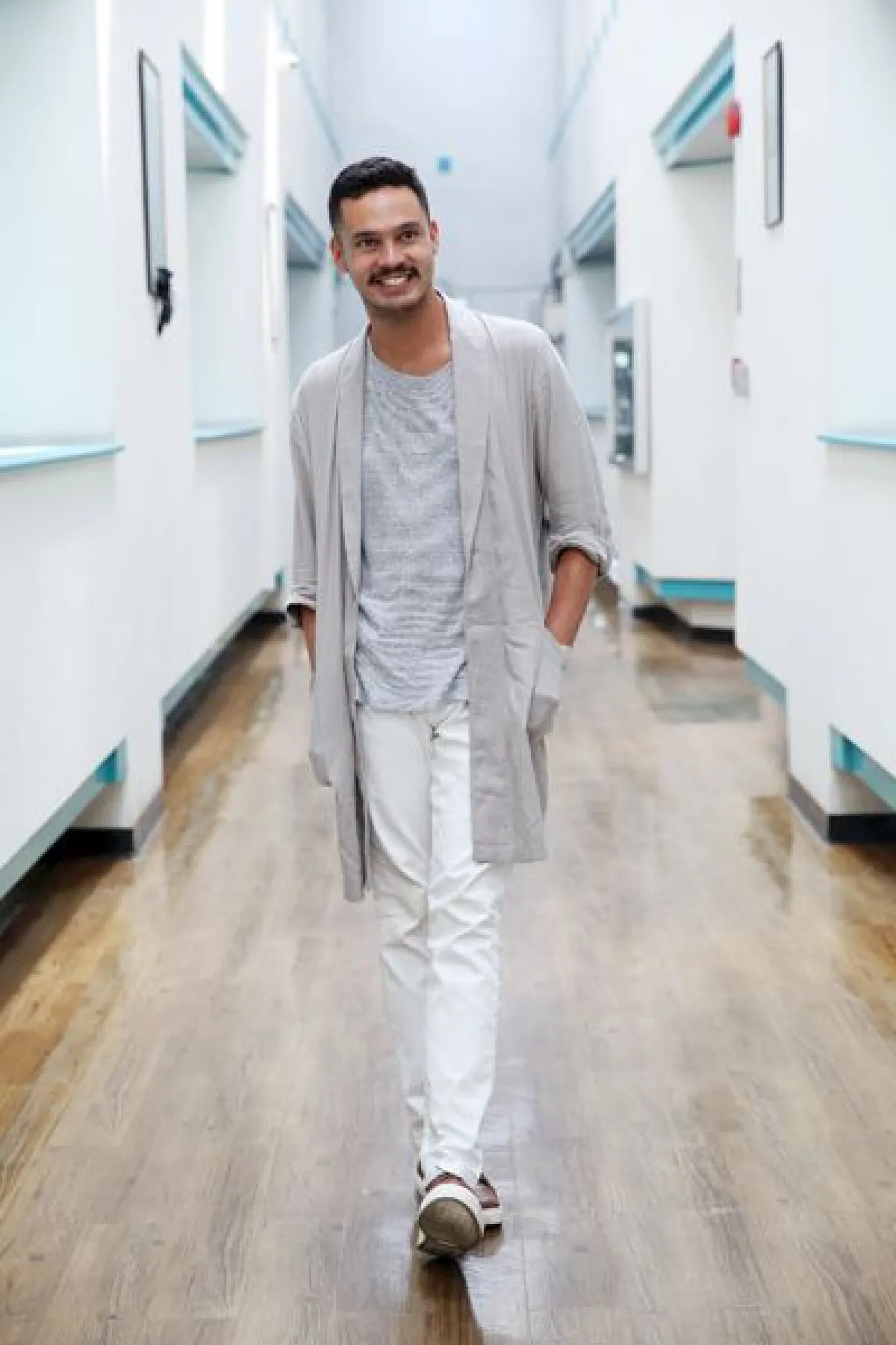 ภรณ มี้ด ครูสอนศิลปะแนวคิดก้าวหน้า