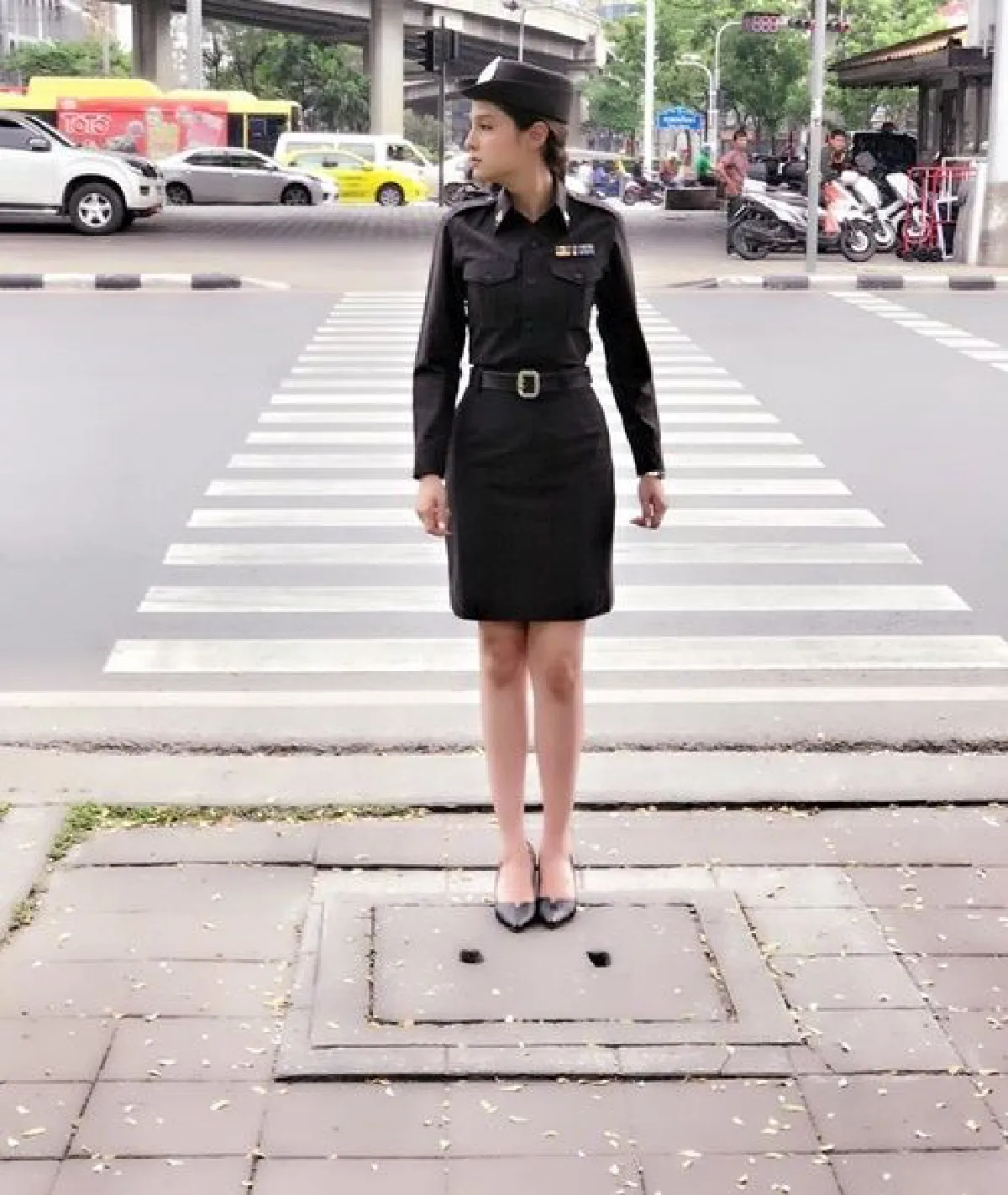 เท่ตามรอยคุณพ่อ! ขวัญ อุษามณี สวยเนี้ยบในเครื่องแบบตำรวจหญิง