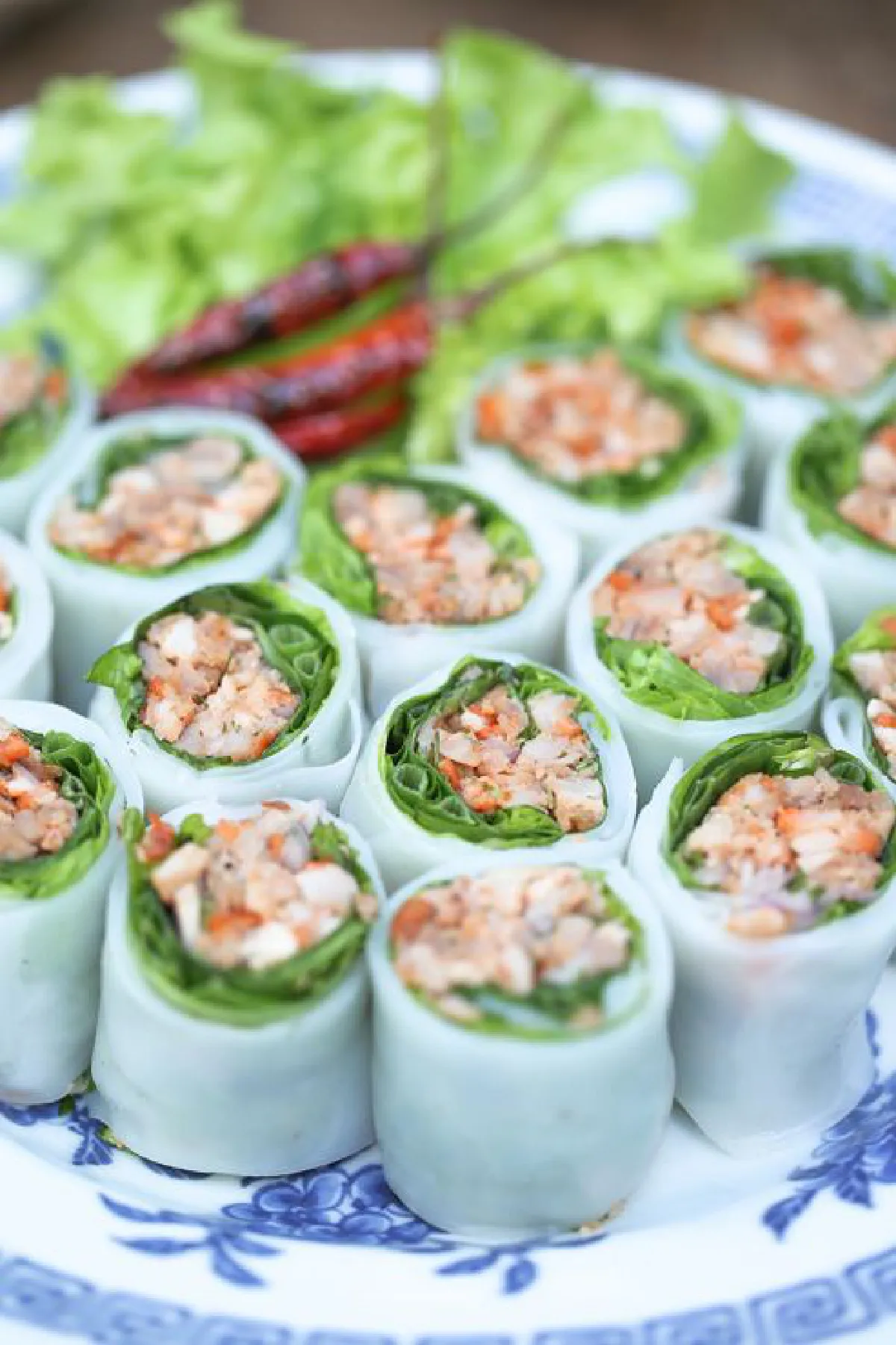 แซ่บๆ แสบทรวง ลาบก๋วยเตี๋ยวห่อเป็ดย่าง