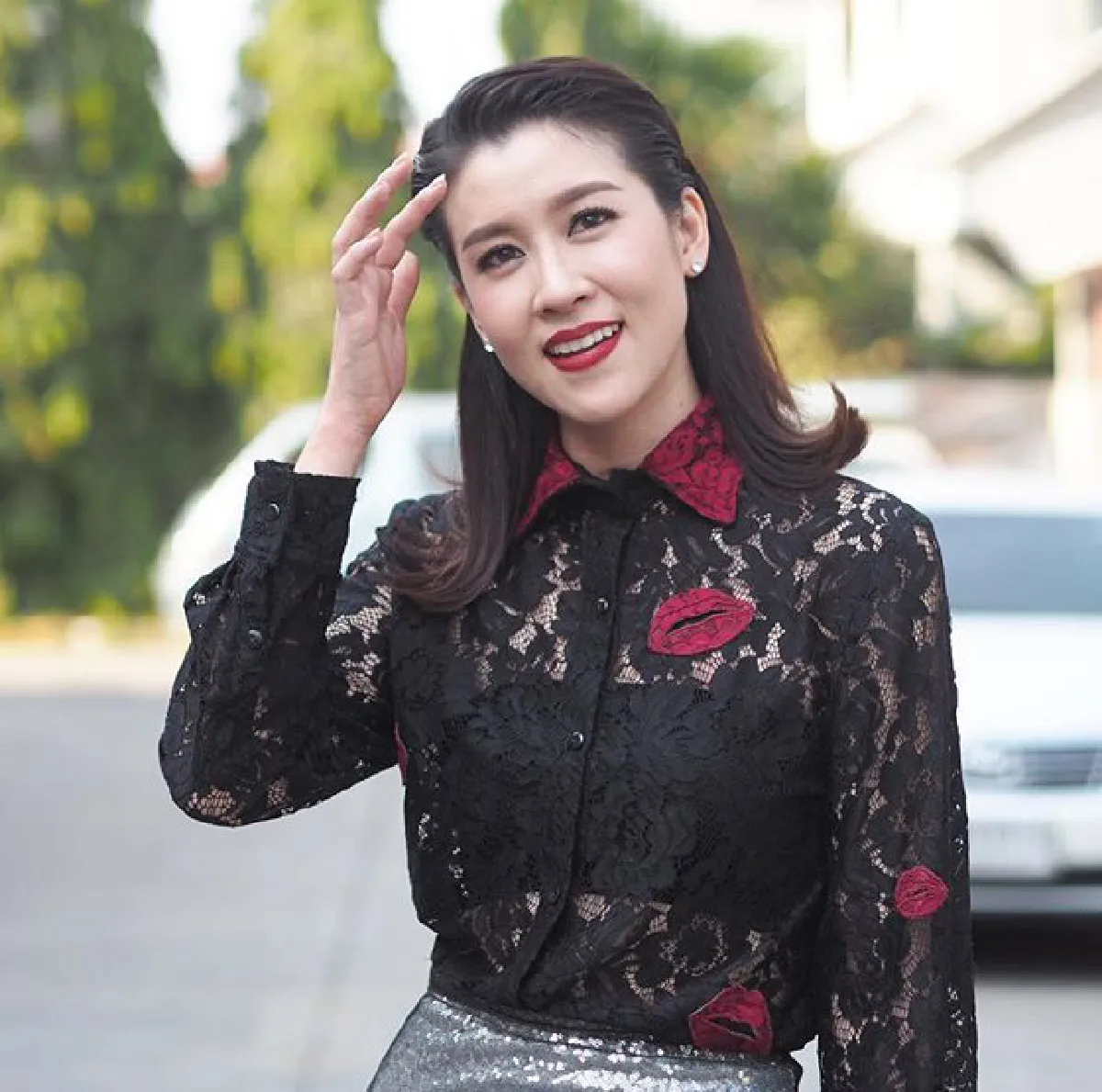 หวานก็ได้ห้าวก็มี! เชียร์ ฑิฆัมพร สวยเสน่ห์ล้นจอขึ้นแท่นนางเอกฮอต