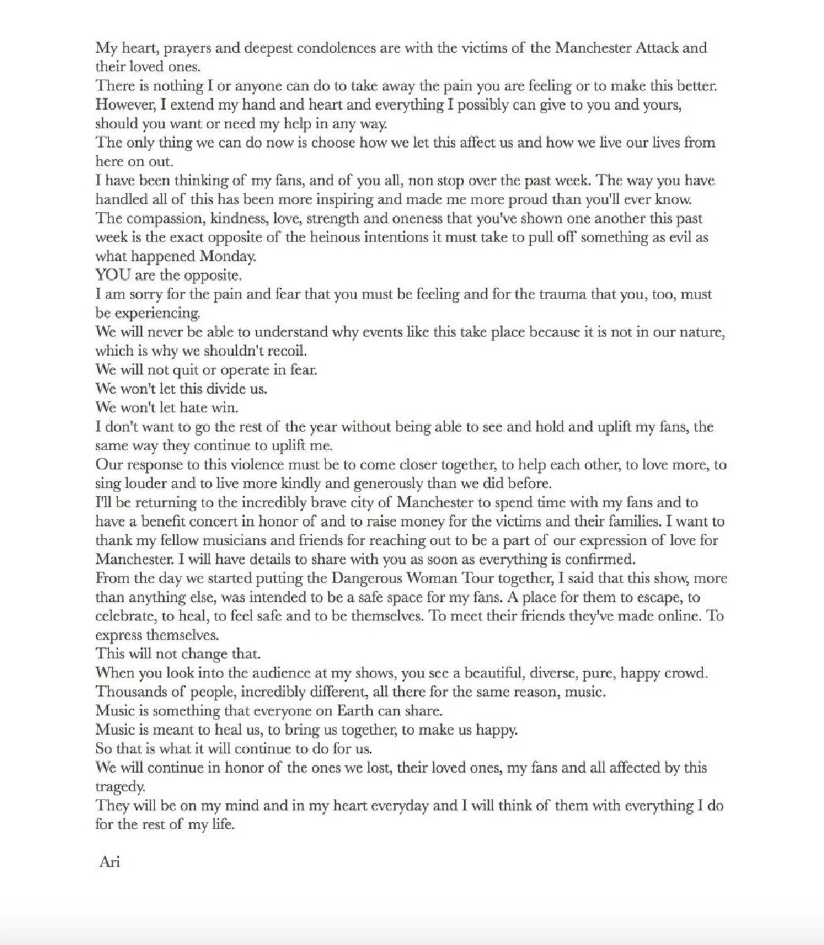 อาเรียนา แกรนเด เตรียมจัดคอนเสิร์ตการกุศลช่วยเหลือเหยื่อระเบิด