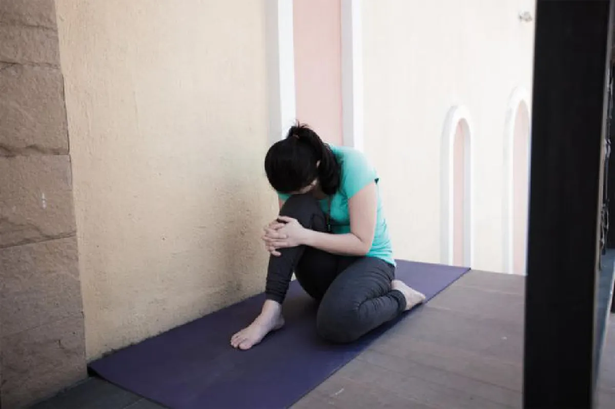 โยคะช่วยลดอาการตึงของกล้ามเนื้อและข้อต่อ Krounchasana (Heron Pose)