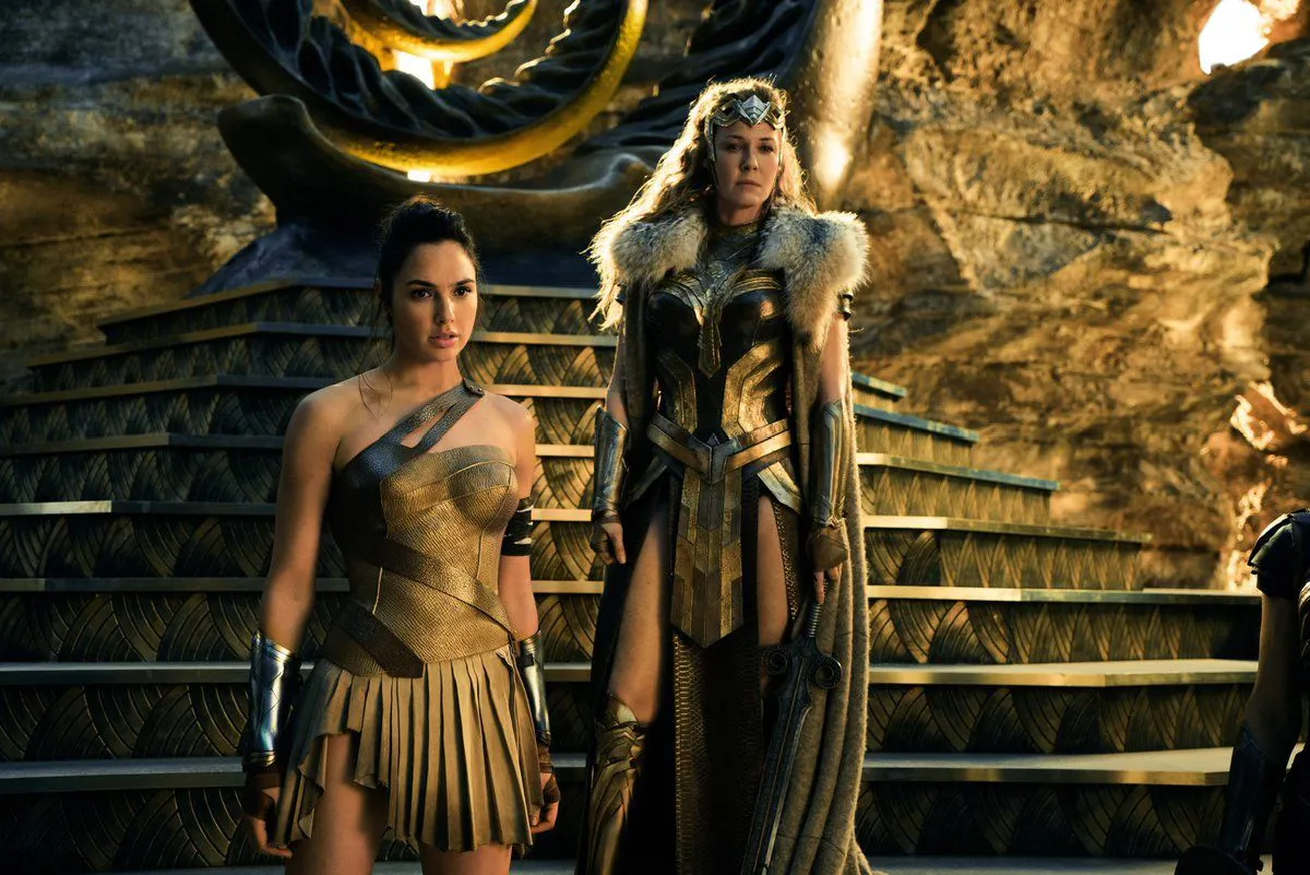 รีวิว Wonder Woman : กอบกู้จักรวาล DC นี่แหละซูเปอร์ฮีโร่หญิงที่รอคอย