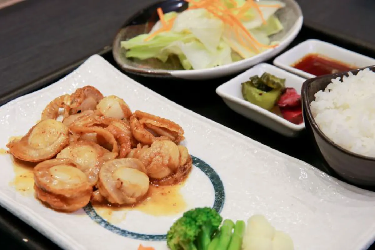 ซูชิ เด็น ตัวจริงเรื่องซูชิ