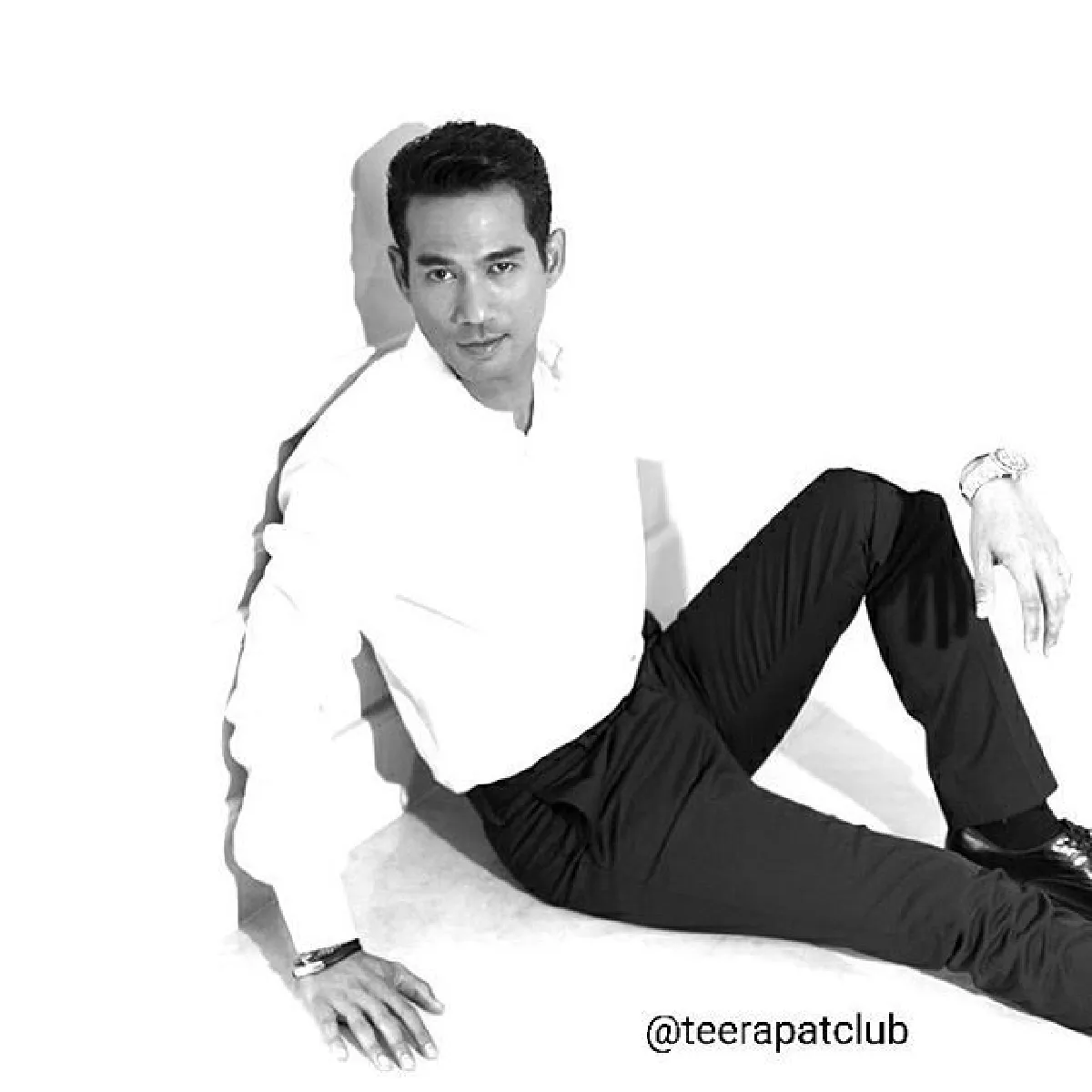 ยิ่งมีอายุยิ่งหล่อ! ตุ้ย ธีรภัทธ์ เท่โดนใจยกให้เป็นหน้ากากสามีอีกคน