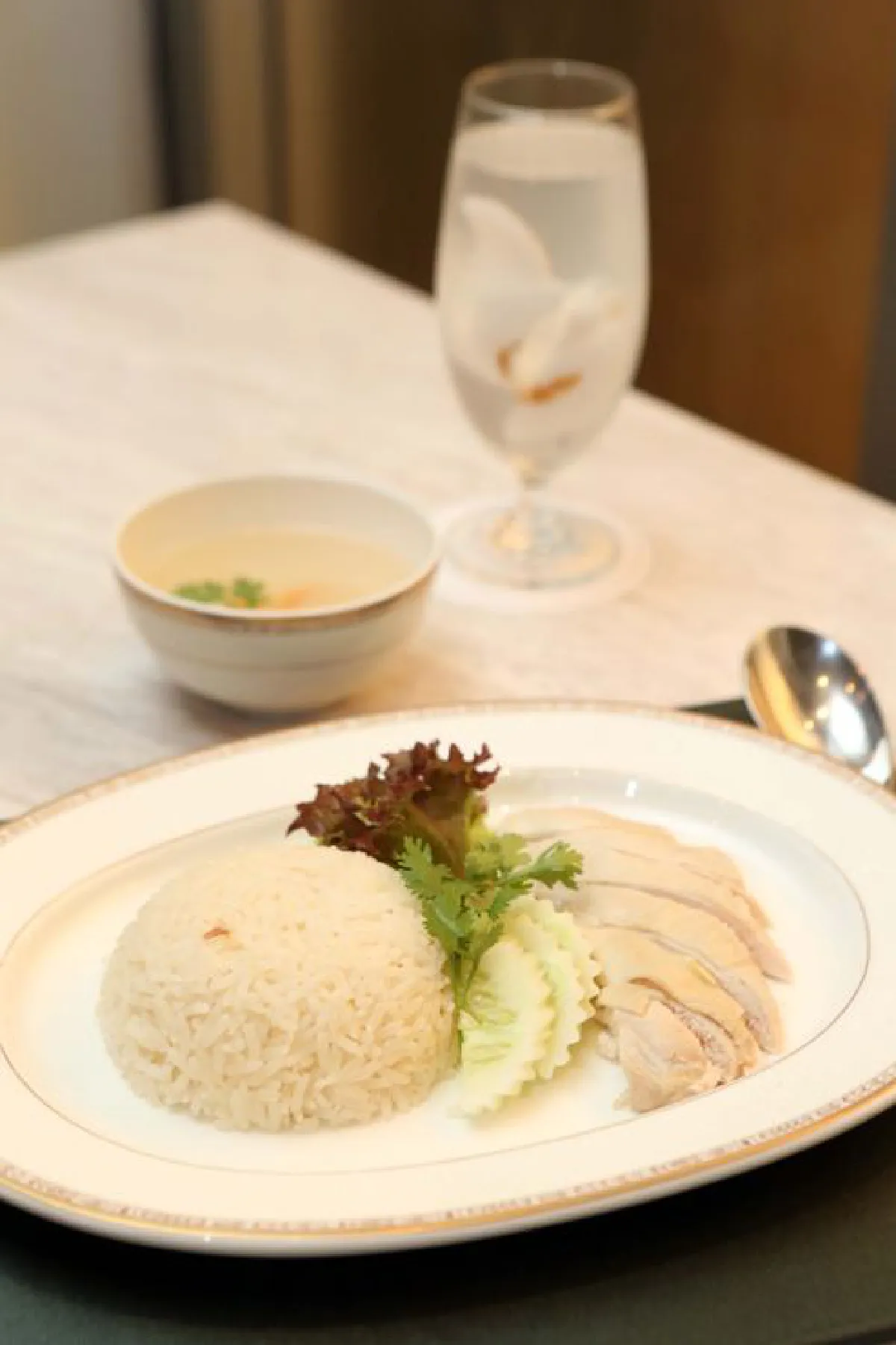 อร่อยแบบนานาชาติ ห้องอาหารเปรมประชากร โรงแรมมิราเคิล