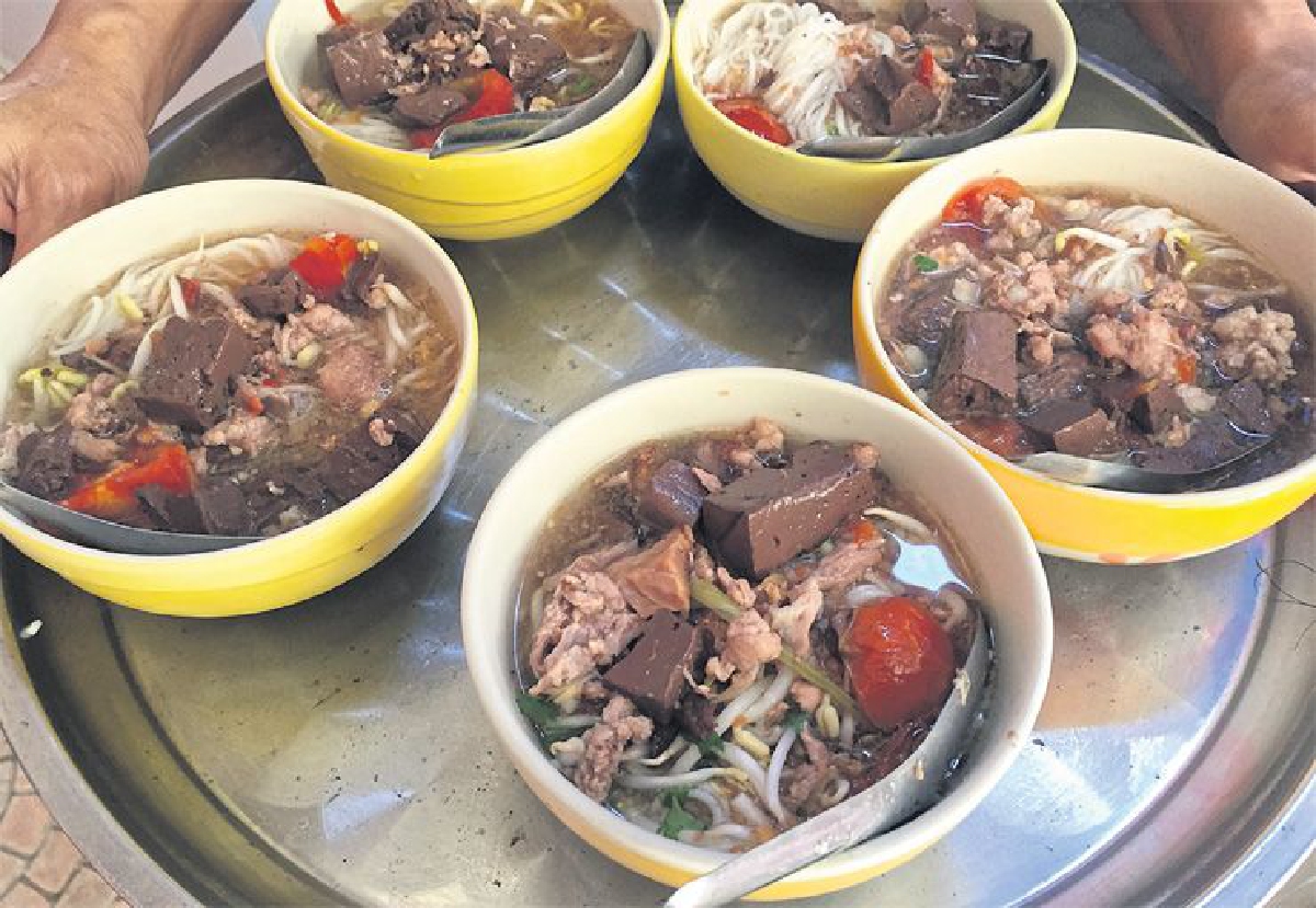 ขมมเส้นเมืองแพร่ ‘ป้าดา’...ลำแต้ๆ ขมมเส้นเมืองแพร่ ‘ป้าดา’...ลำแต้ๆ