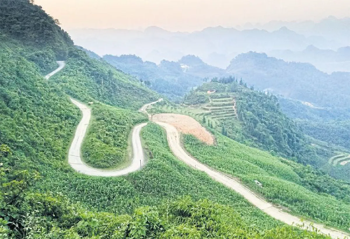 สองขาปั่น... สองล้อหมุน... บนเขาสูงชันที่ห่าซาง...