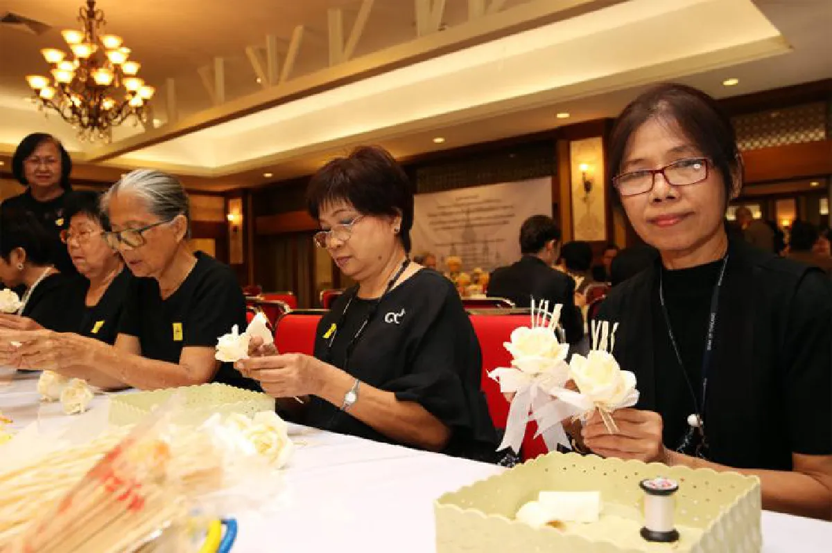 ‘ดอกไม้จันทน์’  จากใจเพื่อพ่อ