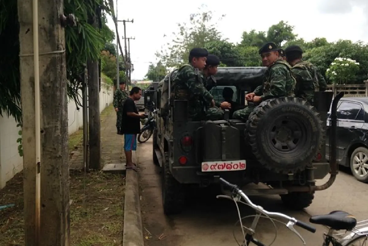 ทหารสนธิกำลังตำรวจค้นบ้านรองหัวหน้าปชป.
