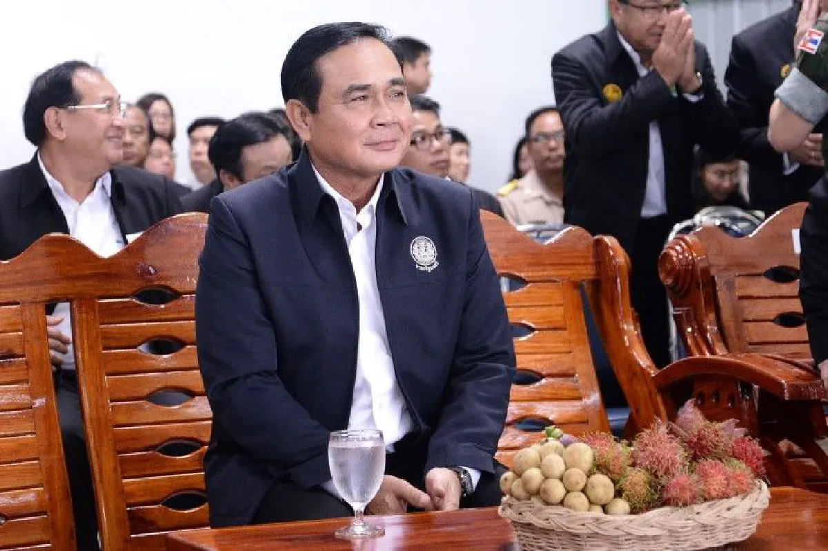 บิ๊กตู่แนะเกษตรกรร่วมกันผลิตสร้างอำนาจต่อรอง