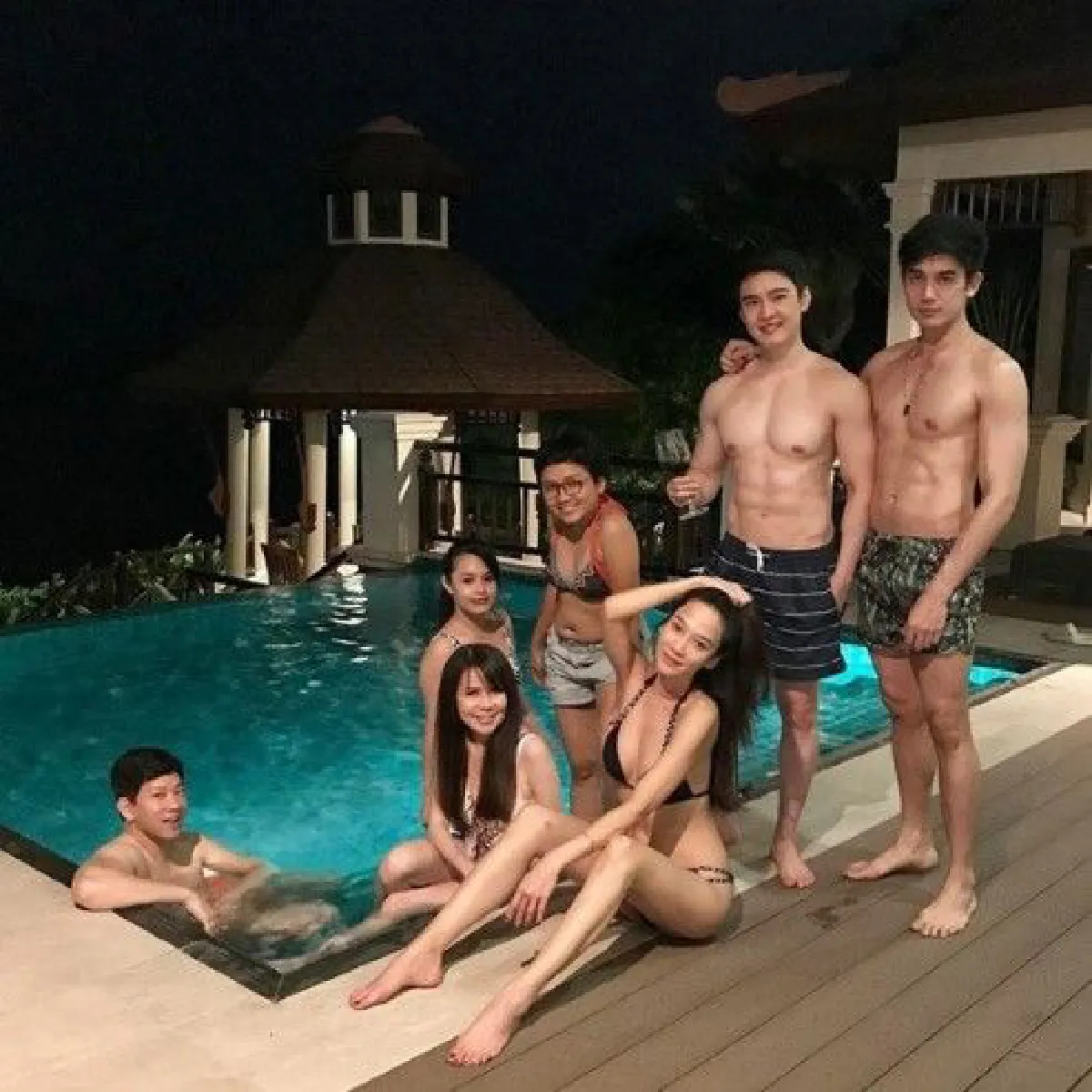 เซ็กซี่ตลอดกาล! อั้ม พัชราภา โชว์ความฮอตในชุดบิกินี่