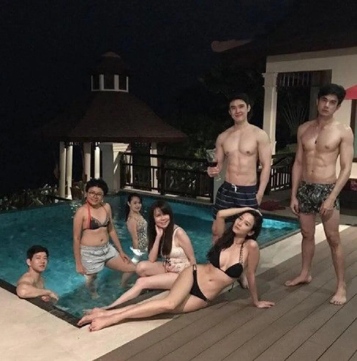 เซ็กซี่ตลอดกาล! อั้ม พัชราภา โชว์ความฮอตในชุดบิกินี่