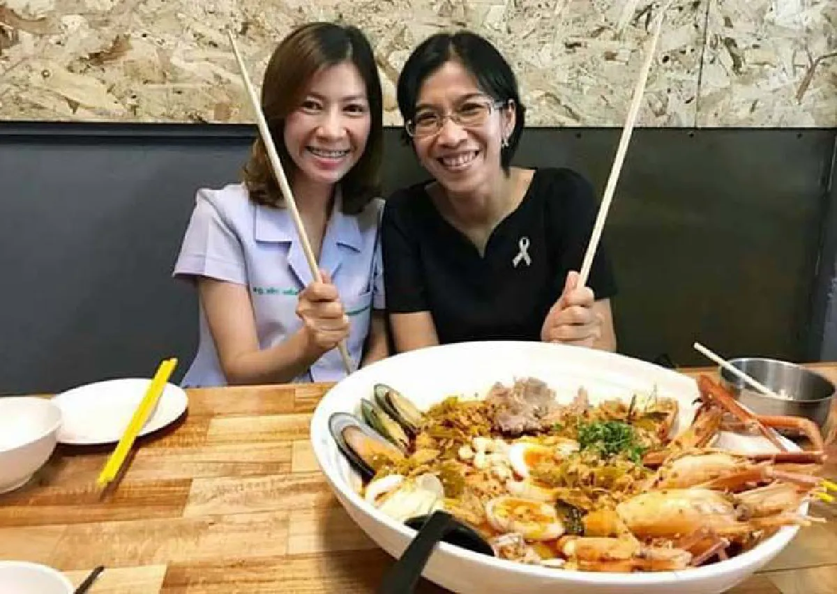 เตี๋ยวตาล๋อ ต้มยำมันกุ้งสดซีฟู้ดรสจี๊ดจ๊าด